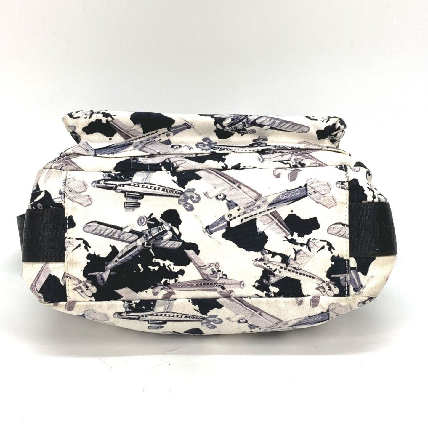 Chanel Shoulder bag, Multicolour, Canvas, shoulder