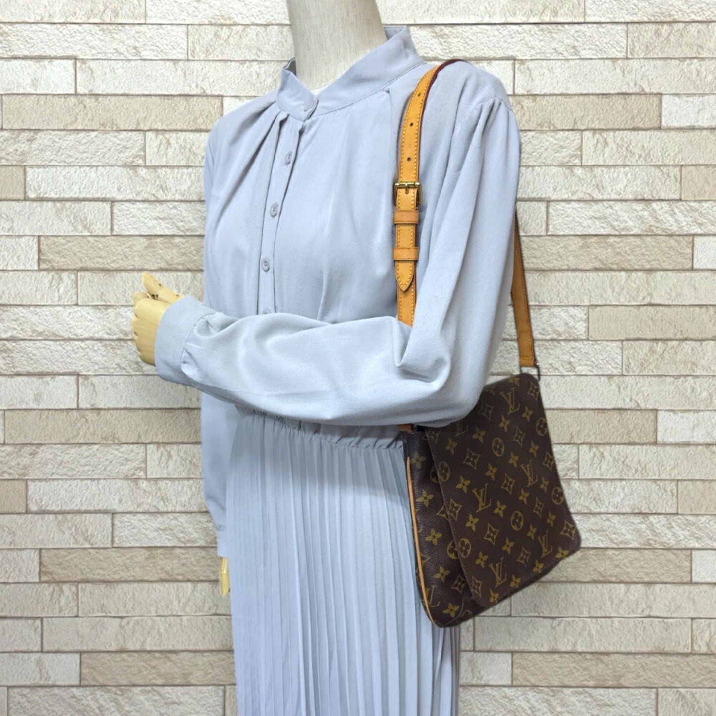 Louis Vuitton Musette Salsa, Brown, Canvas, shoulder