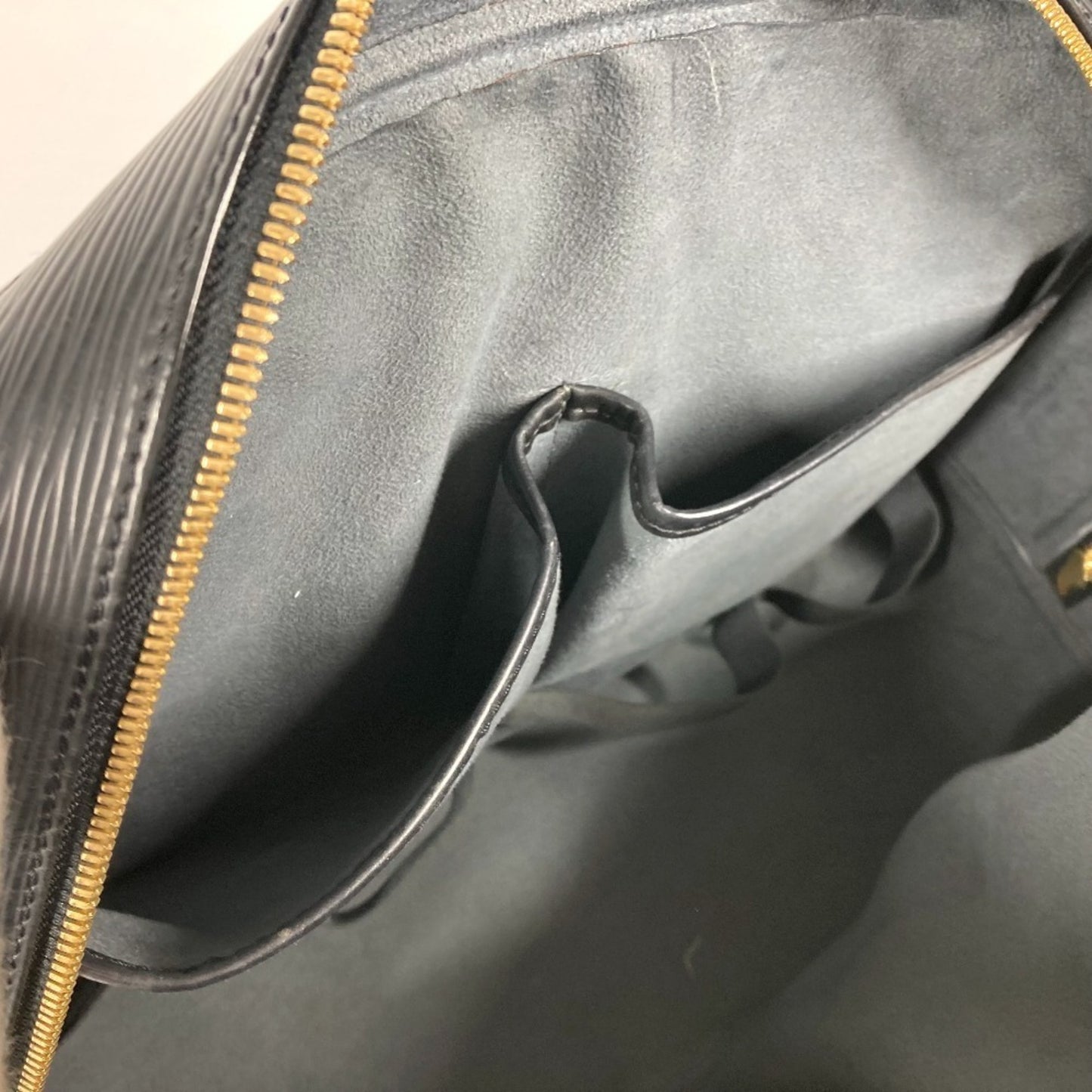 Louis Vuitton Deauville, Black, Leather, handbag