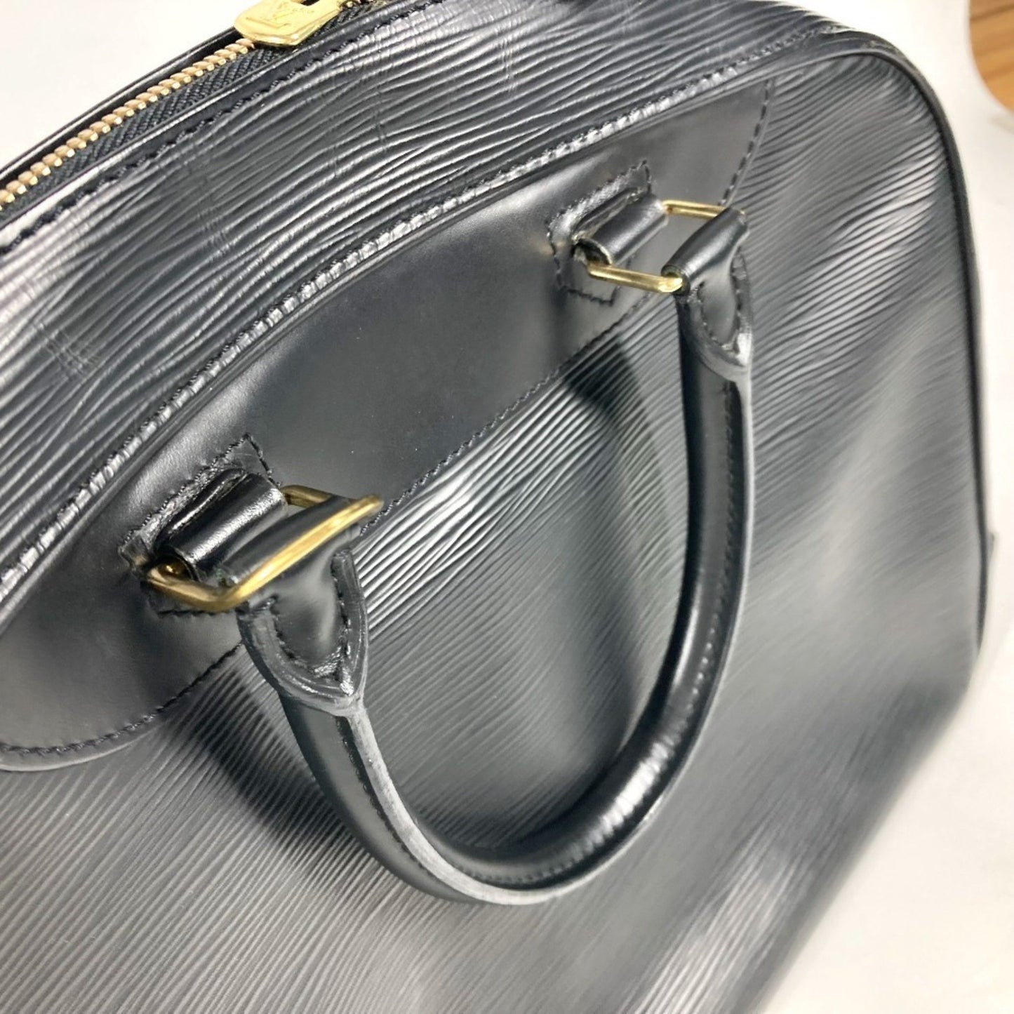 Louis Vuitton Deauville, Black, Leather, handbag