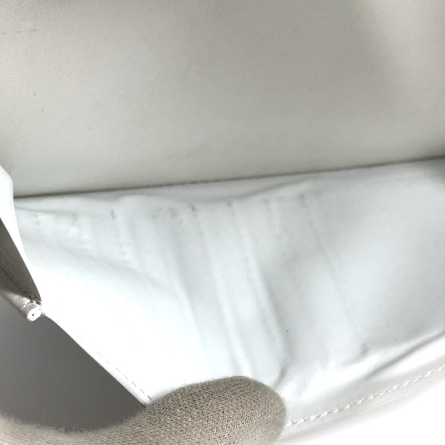 Louis Vuitton Zippy Wallet Vertical, White, Leather, wallet