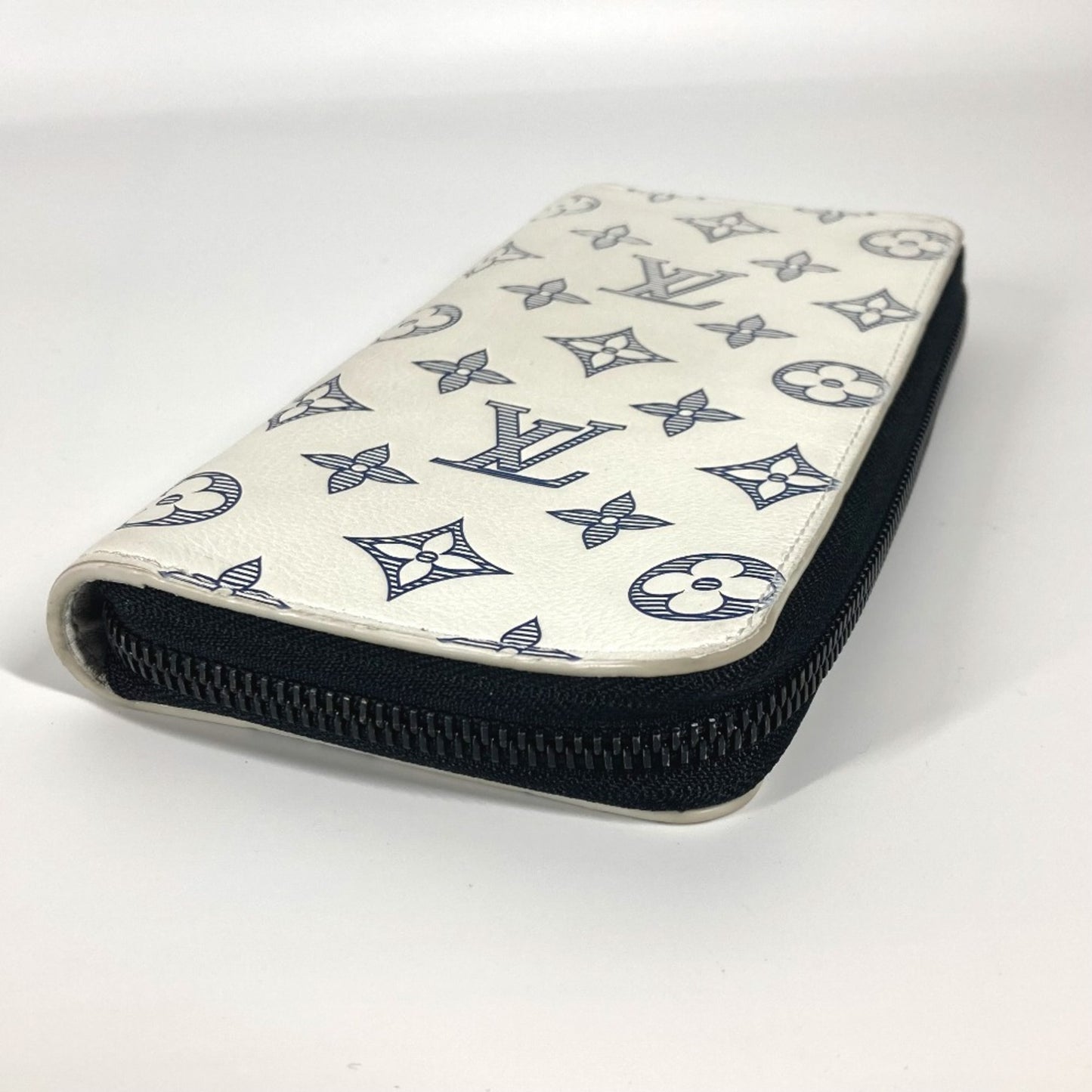 Louis Vuitton Zippy Wallet Vertical, White, Leather, wallet