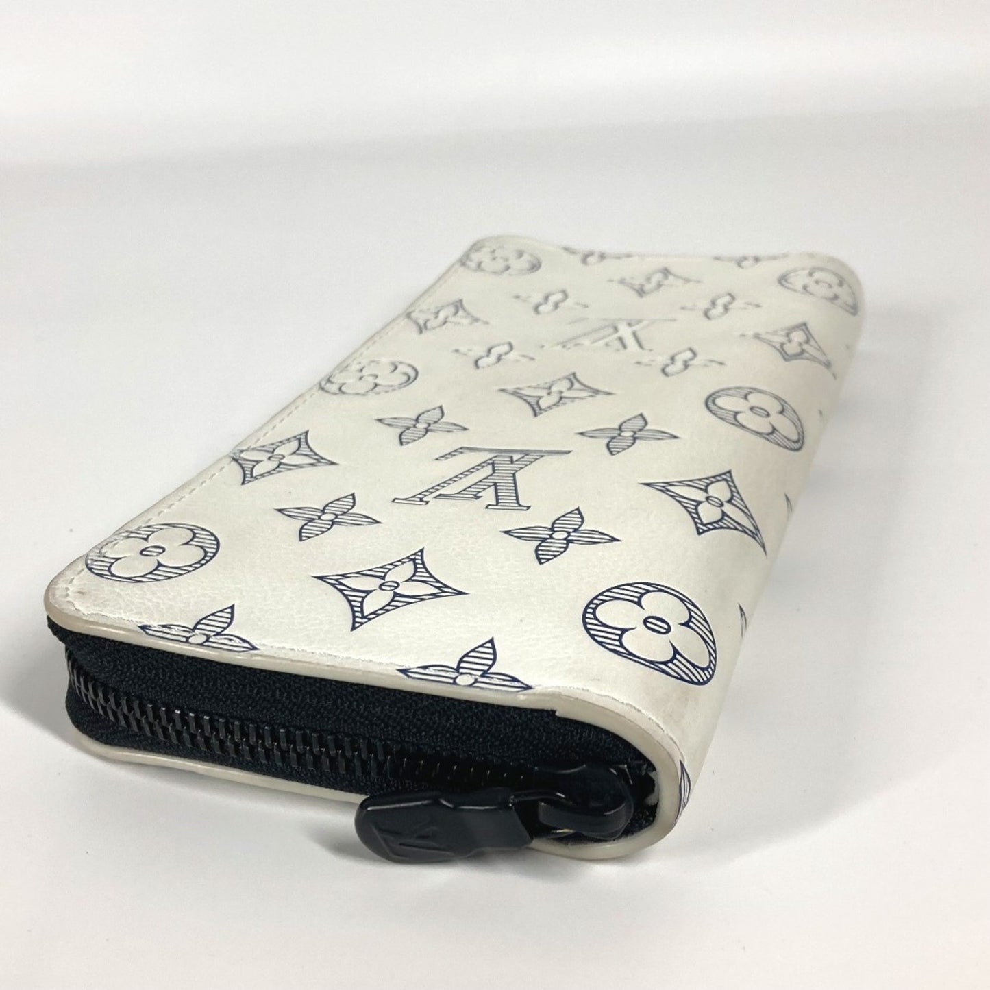 Louis Vuitton Zippy Wallet Vertical, White, Leather, wallet