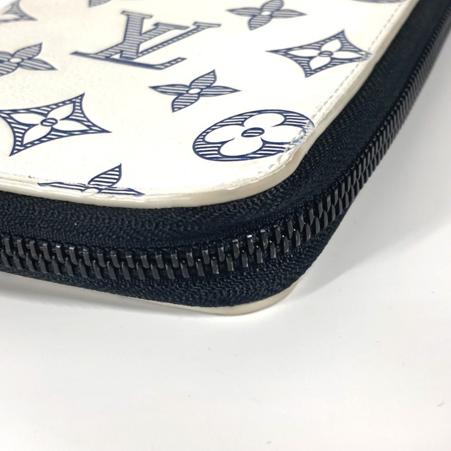 Louis Vuitton Zippy Wallet Vertical, White, Leather, wallet