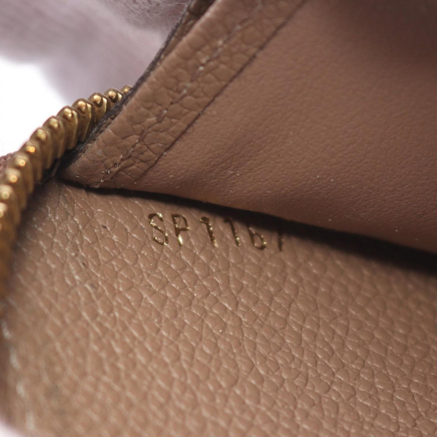 Louis Vuitton Zippy wallet, Beige, Leather, wallet