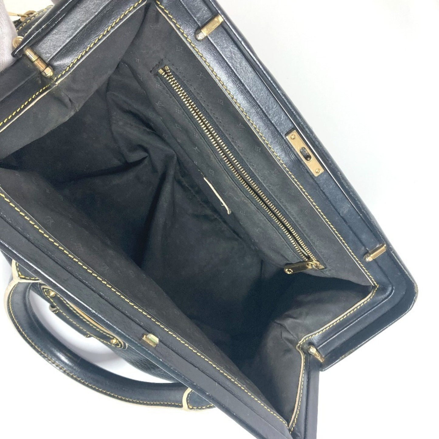 Louis Vuitton Suhali, Black, Leather, handbag