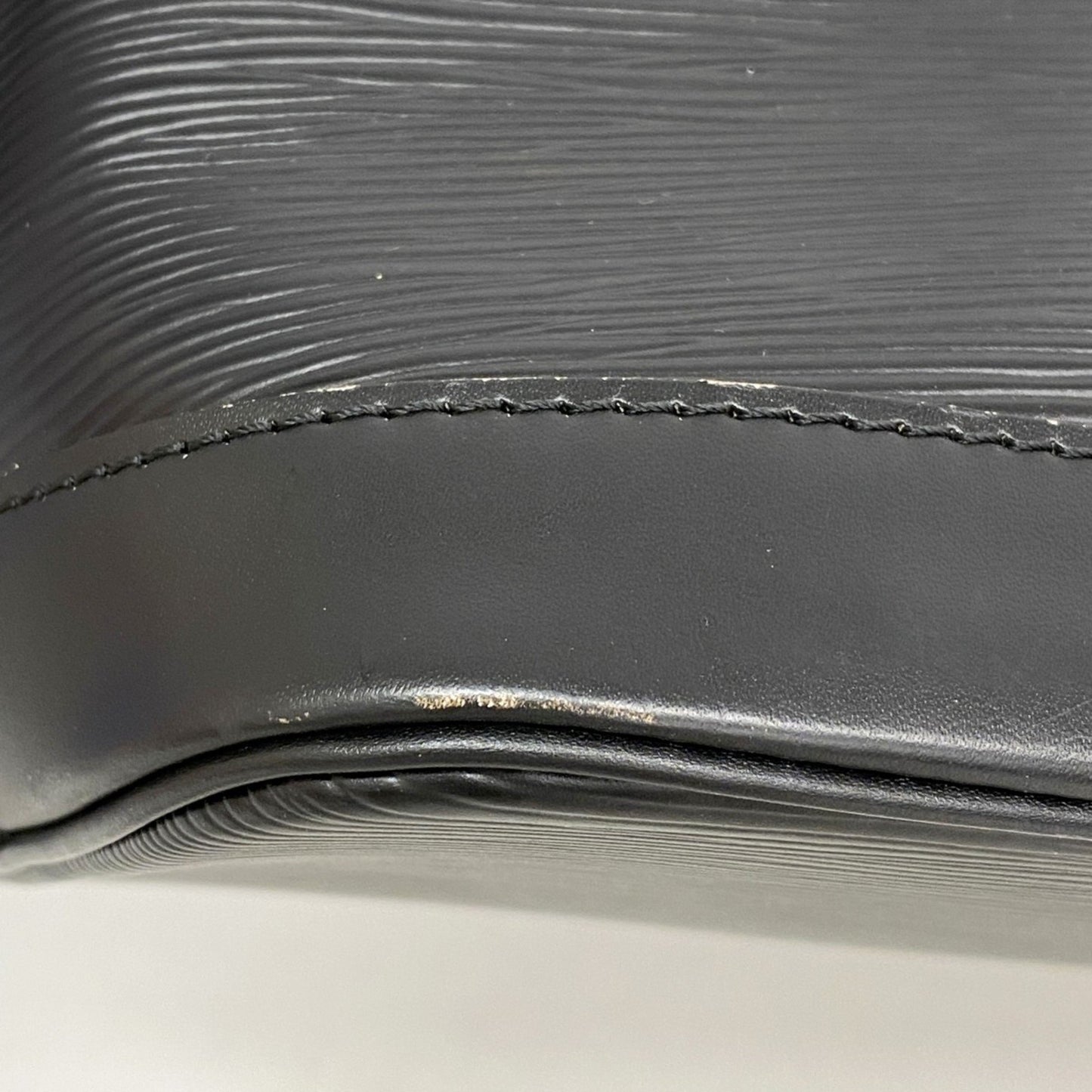 Louis Vuitton Alma, Black, Leather, handbag