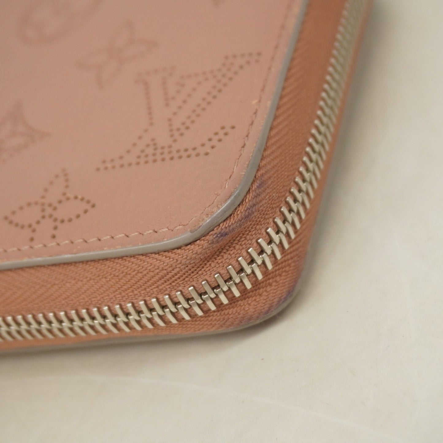 Louis Vuitton Mahina, Pink, Leather, wallet