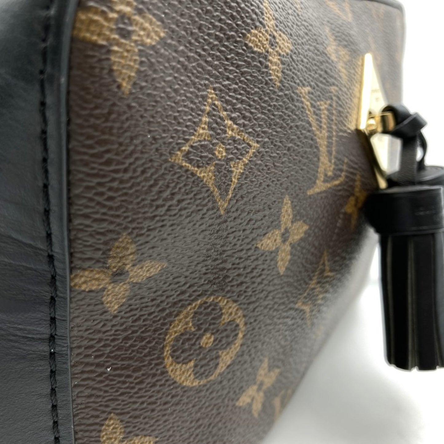 Louis Vuitton Saintonge, Brown, Canvas, shoulder