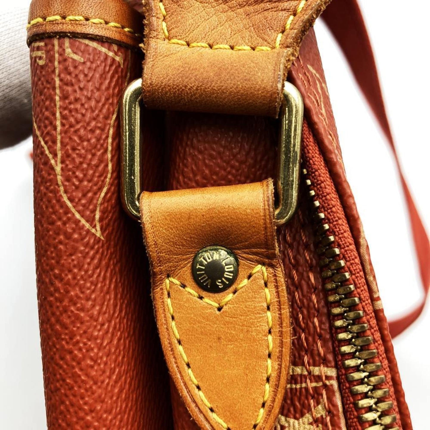 Louis Vuitton Messenger, Orange, Canvas, shoulder