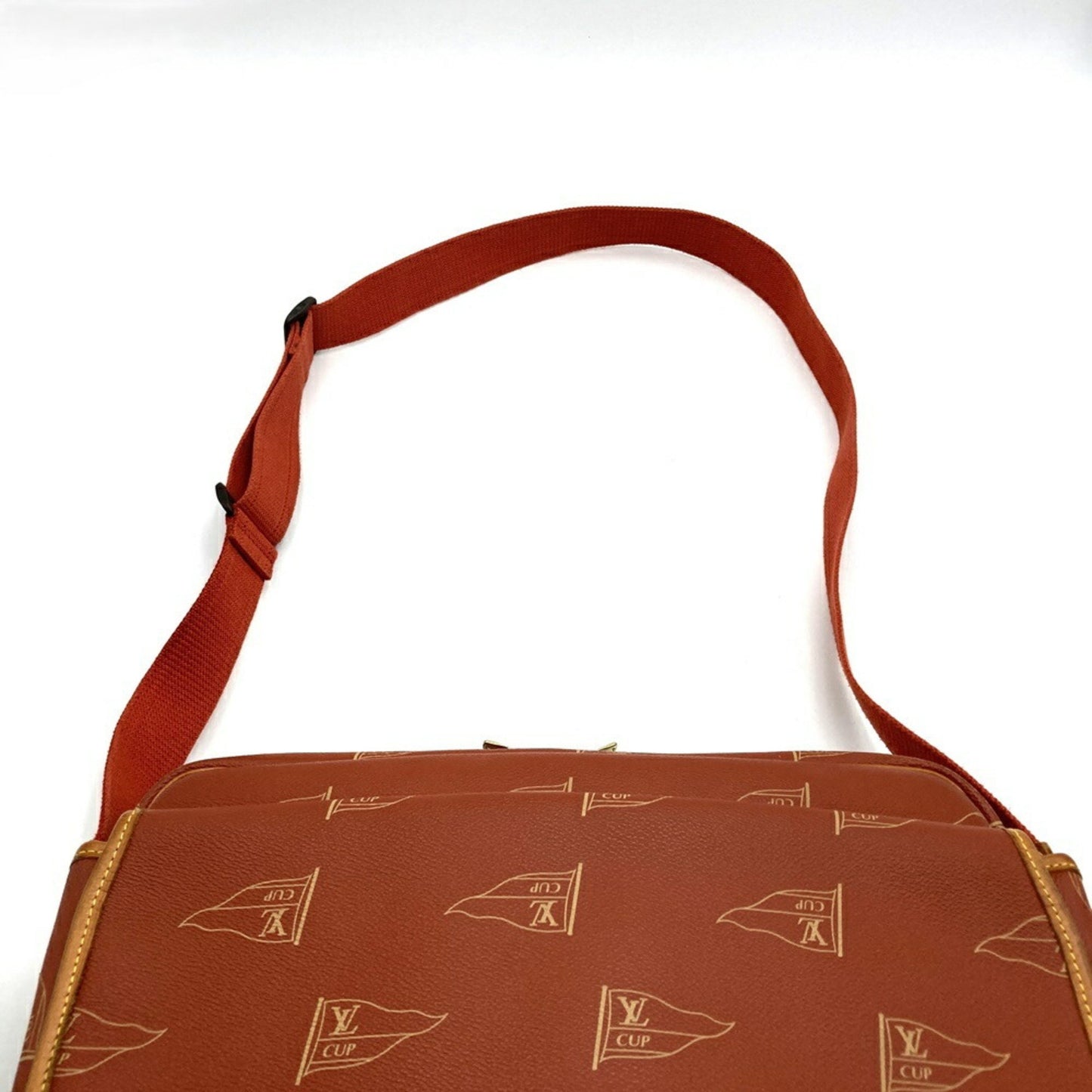 Louis Vuitton Messenger, Orange, Canvas, shoulder