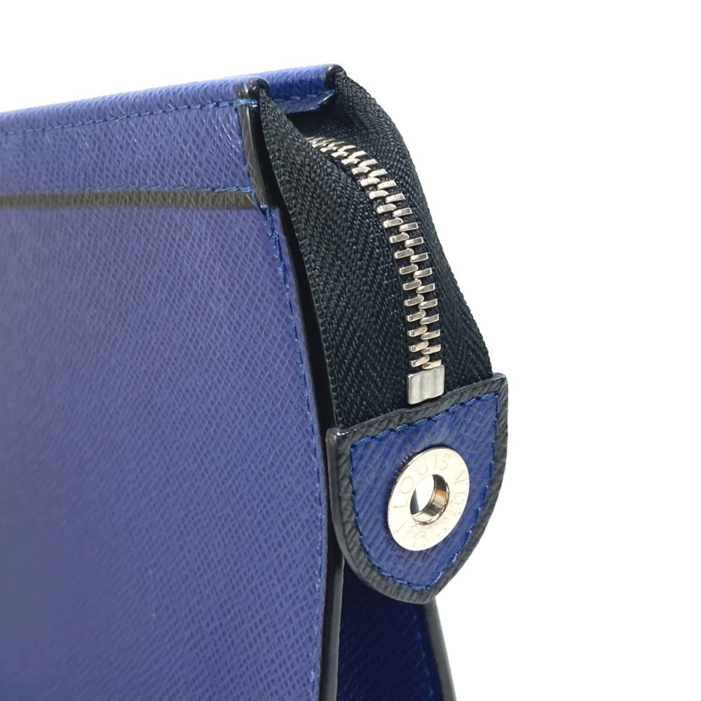 Louis Vuitton Pochette voyage, Blue, Leather, clutch
