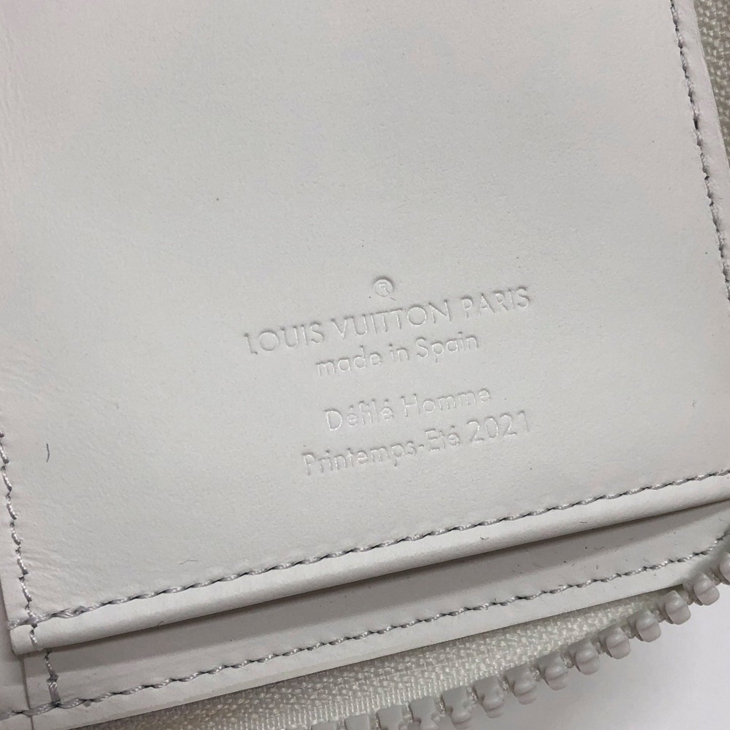 Louis Vuitton Zippy Wallet Vertical, White, Leather, wallet
