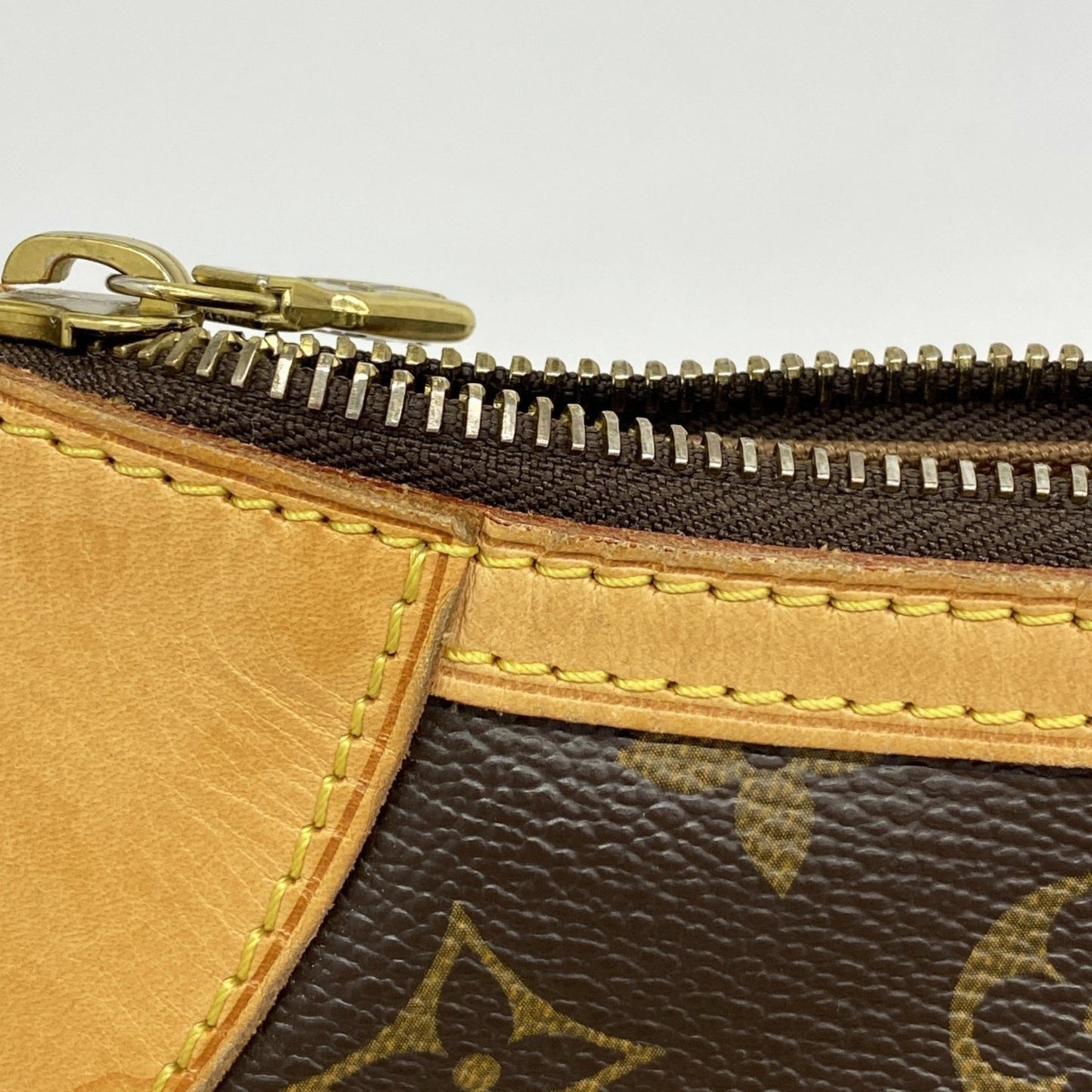 Louis Vuitton Odéon, Brown, Canvas, shoulder