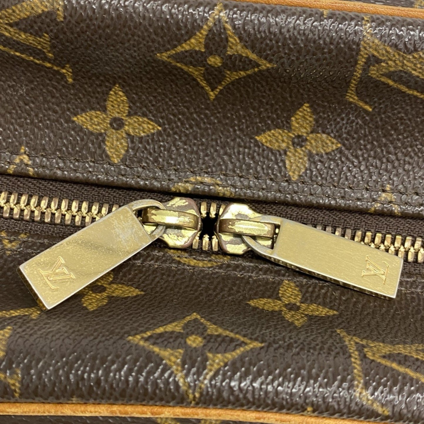 Louis Vuitton Cité, Brown, Canvas, shoulder