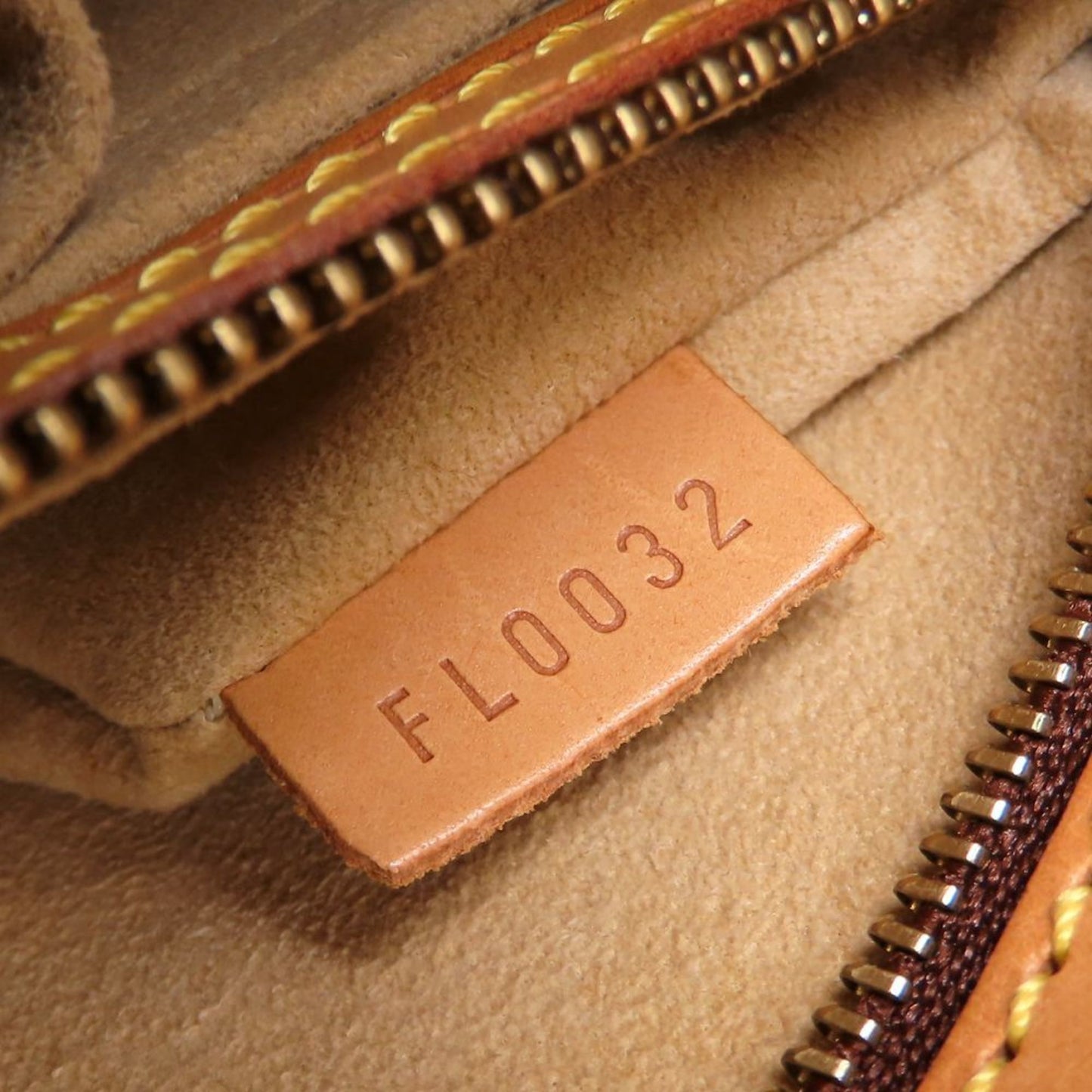 Louis Vuitton Looping MM, Brown, Canvas, shoulder
