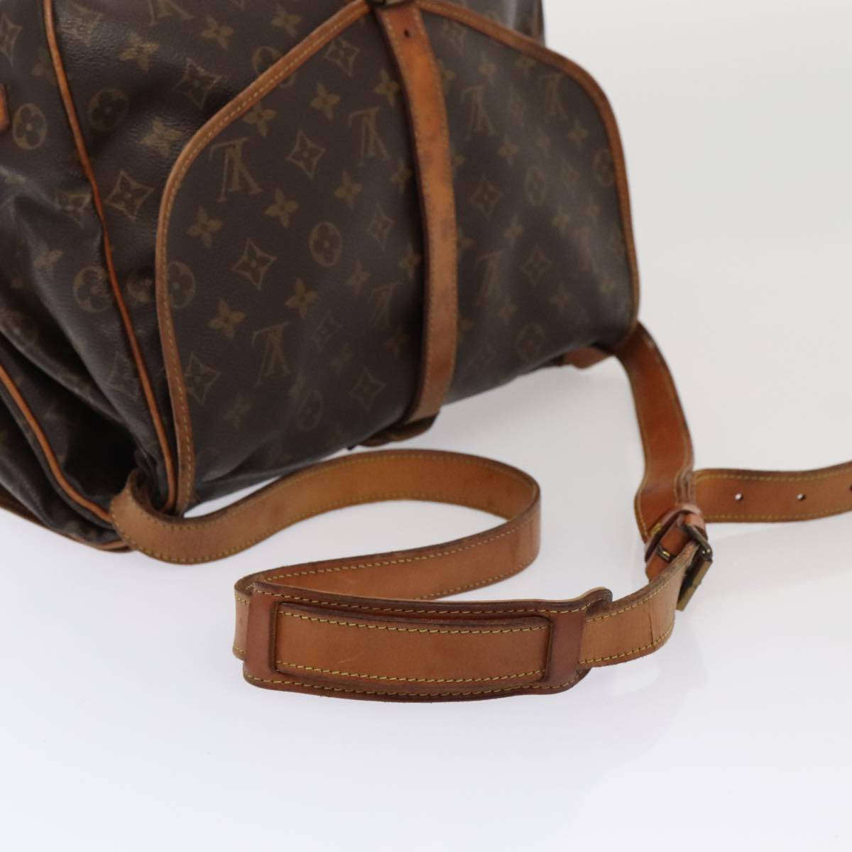 Louis Vuitton Saumur 35, Brown, Canvas, shoulder