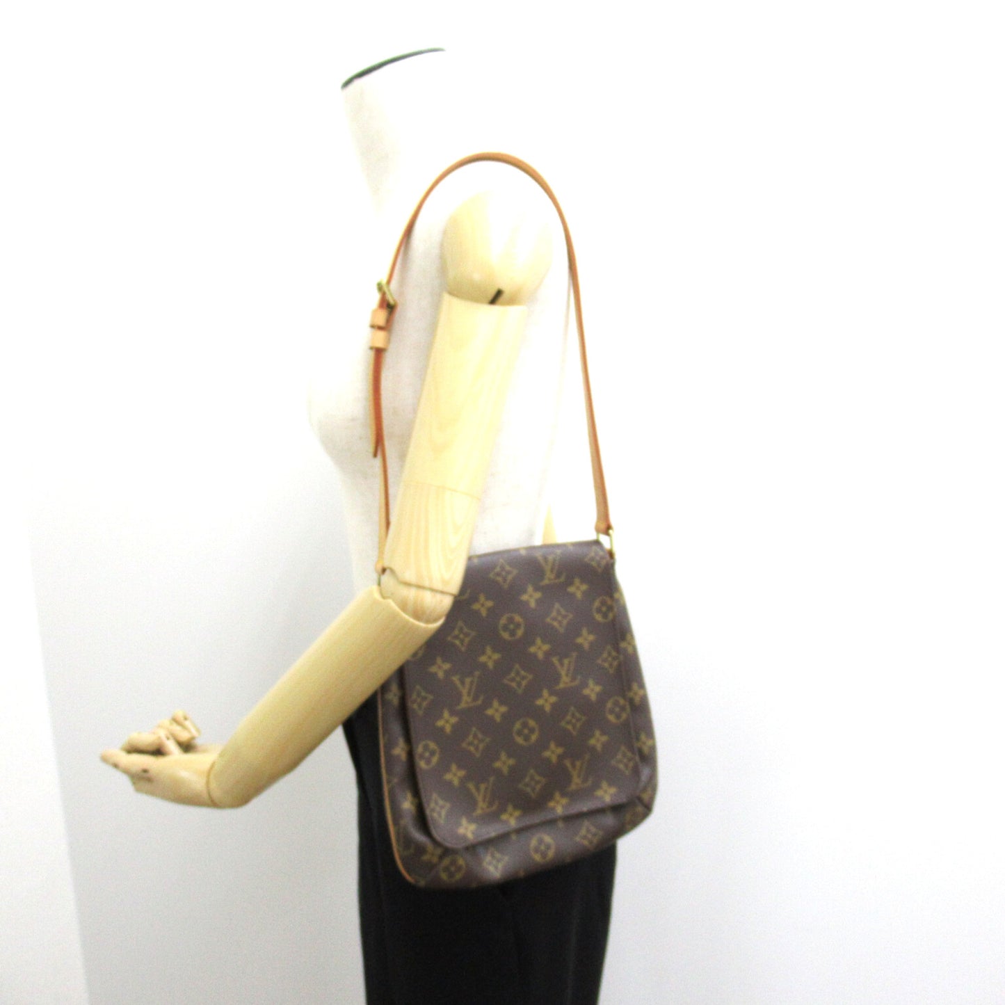 Louis Vuitton Musette Salsa, Brown, Canvas, shoulder