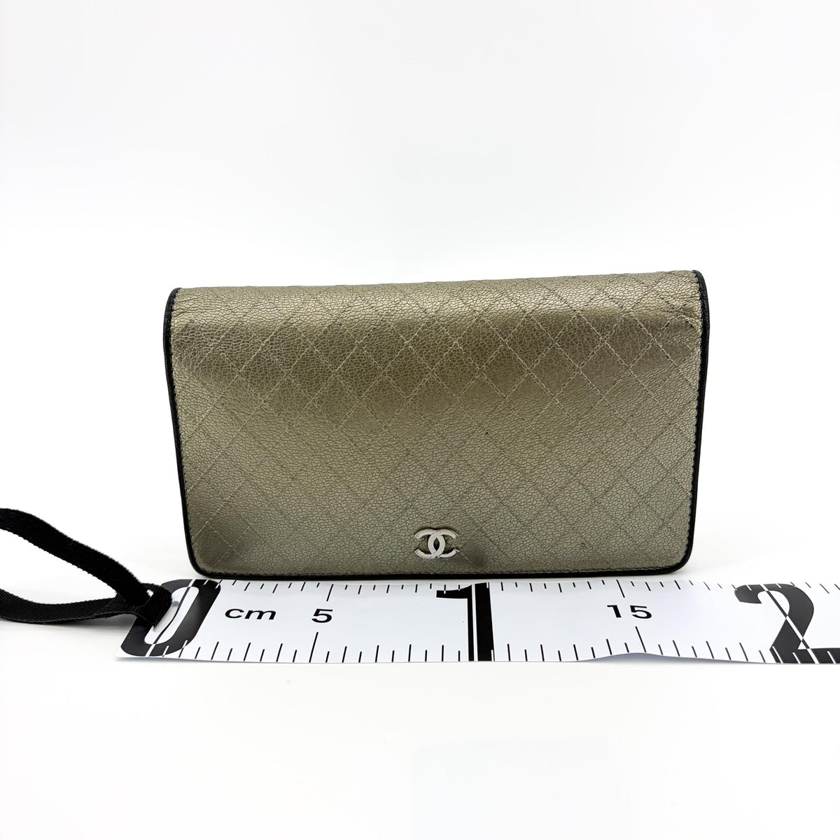 Chanel 19 Flap Quilted Lambskin, Gold, Calfskin, Wallet