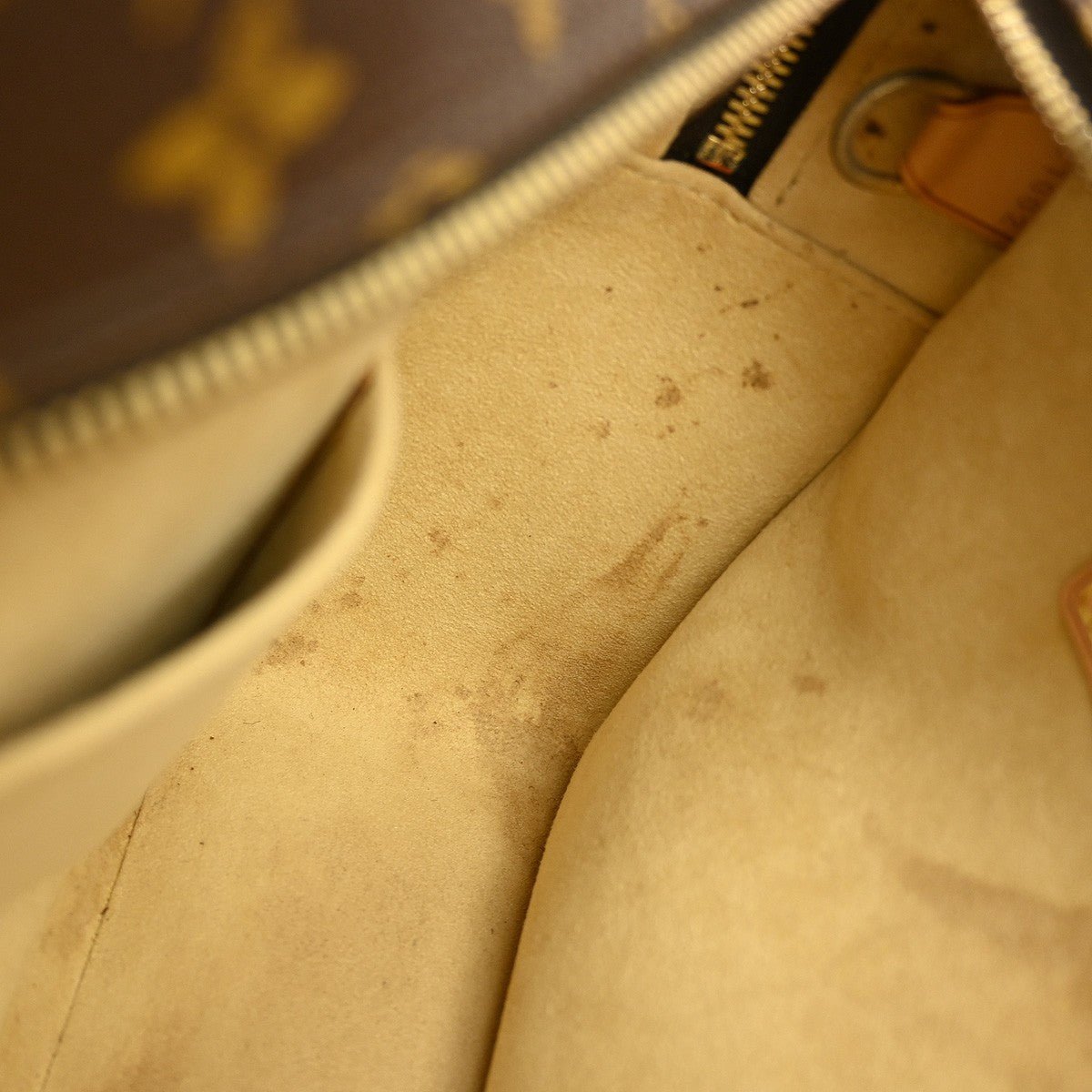 Louis Vuitton Cite Handbag - Brandsamsara