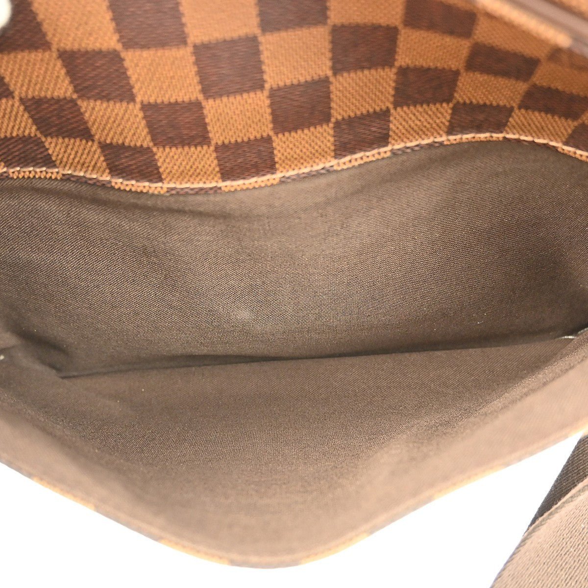 Louis Vuitton Shelton Messenger Bag - Brandsamsara