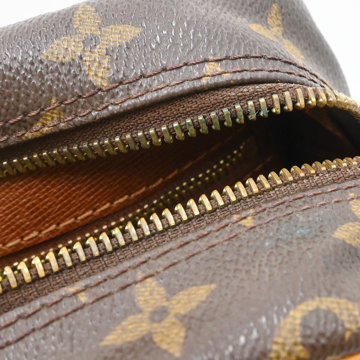 Louis Vuitton Trocadero - Brandsamsara