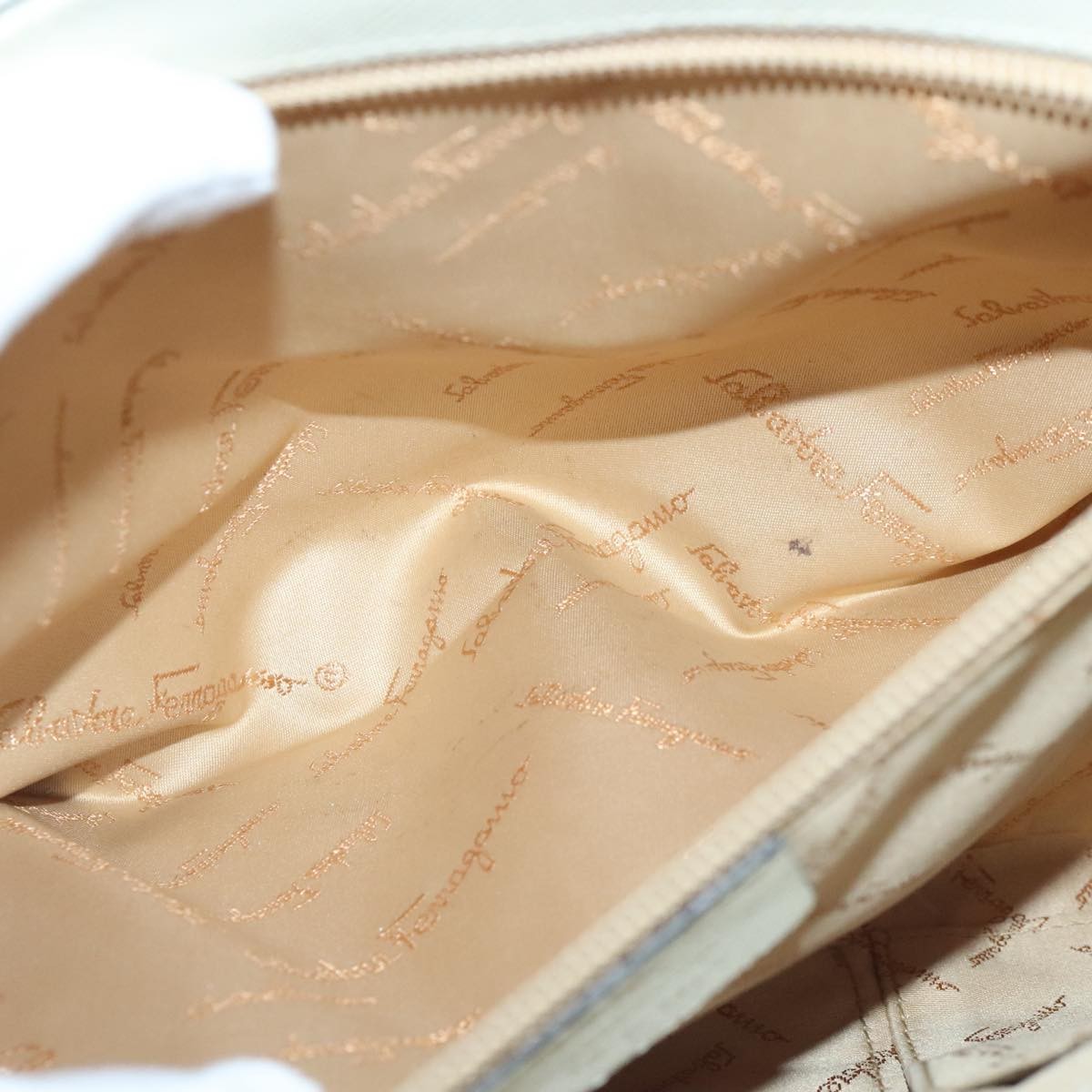 Salvatore Ferragamo Gancini handbag Leather, WHITE, LEATHER, Shoulder bag