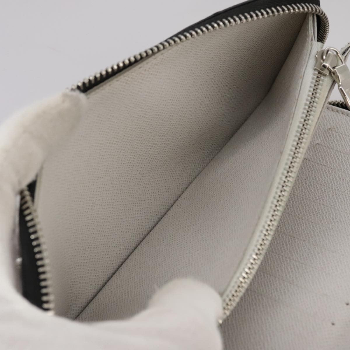 Louis Vuitton Zippy wallet vertical Taiga leather, WHITE, LEATHER, Wallets