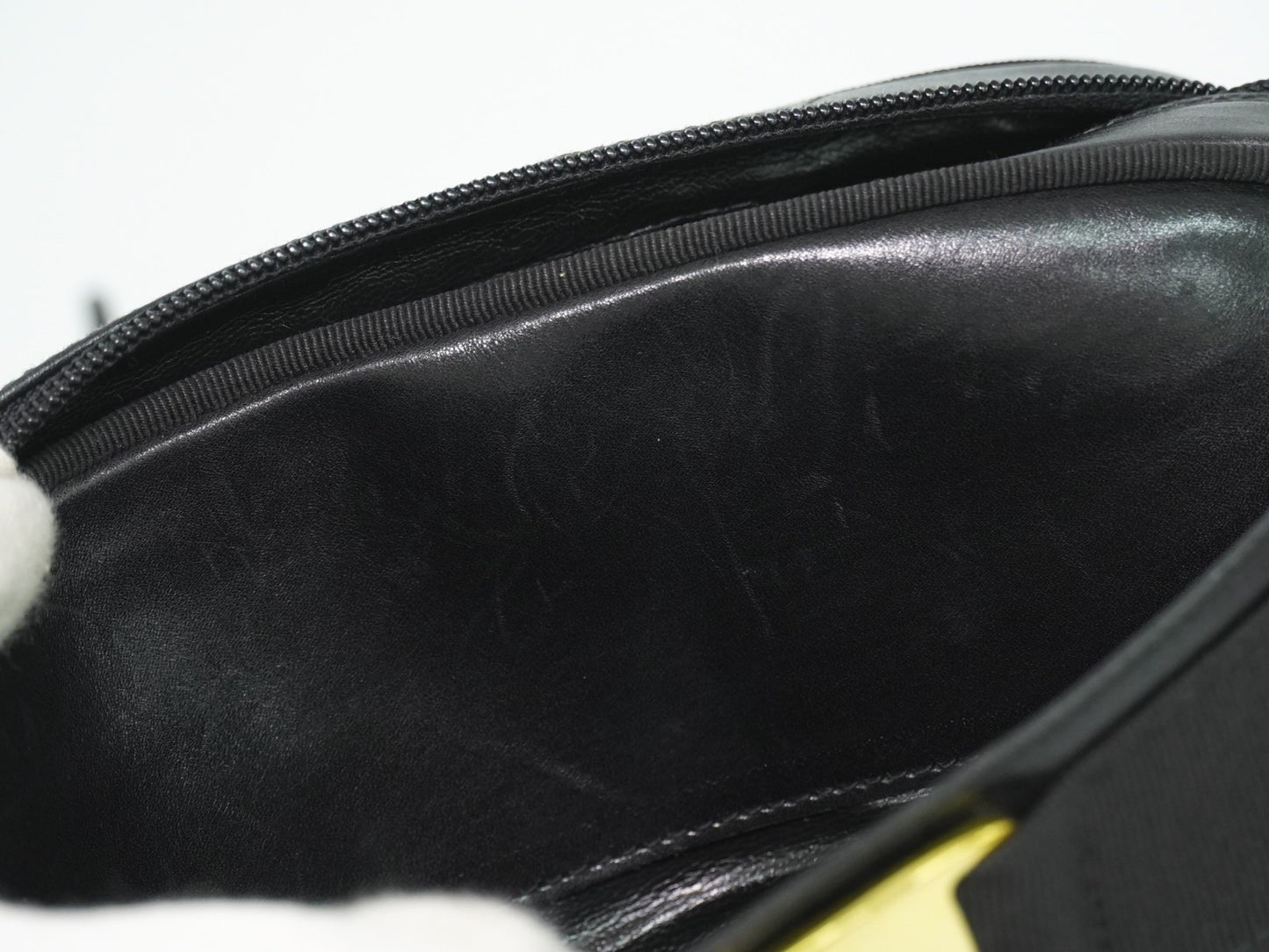 Salvatore Ferragamo Vara Bow camera Shoulder Bag Leather, BLACK, LEATHER, Shoulder bag