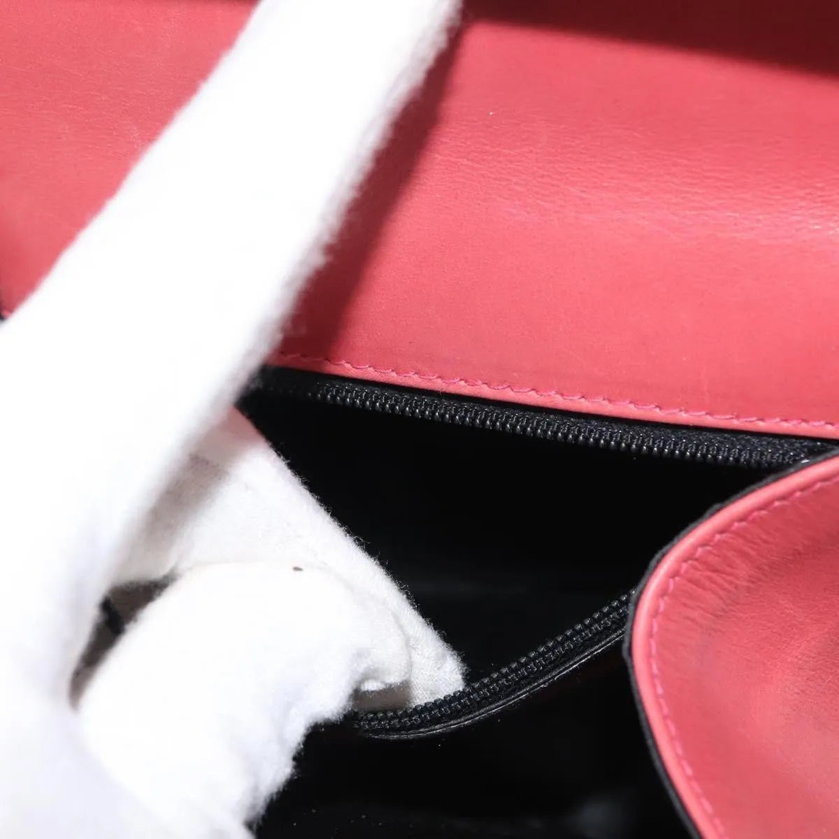 Salvatore Ferragamo Gancini Leather, Pink, Leather, Shoulder Bag