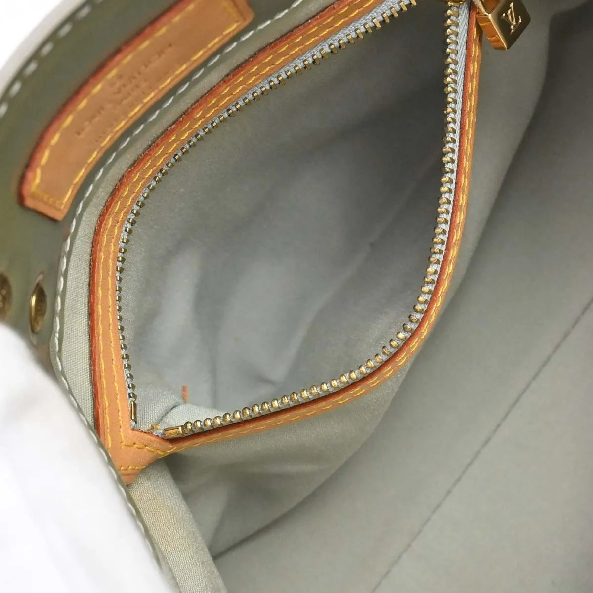 Louis Vuitton Mat Ring Agenda Cover Monogram Vernis PM, Gray, Patent Leather, Handbag