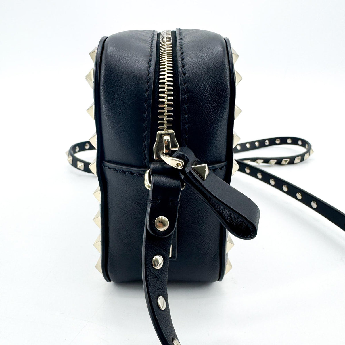 Valentino Garavani Rockstud Camera Leather, Black, Leather, Crossbody Bag
