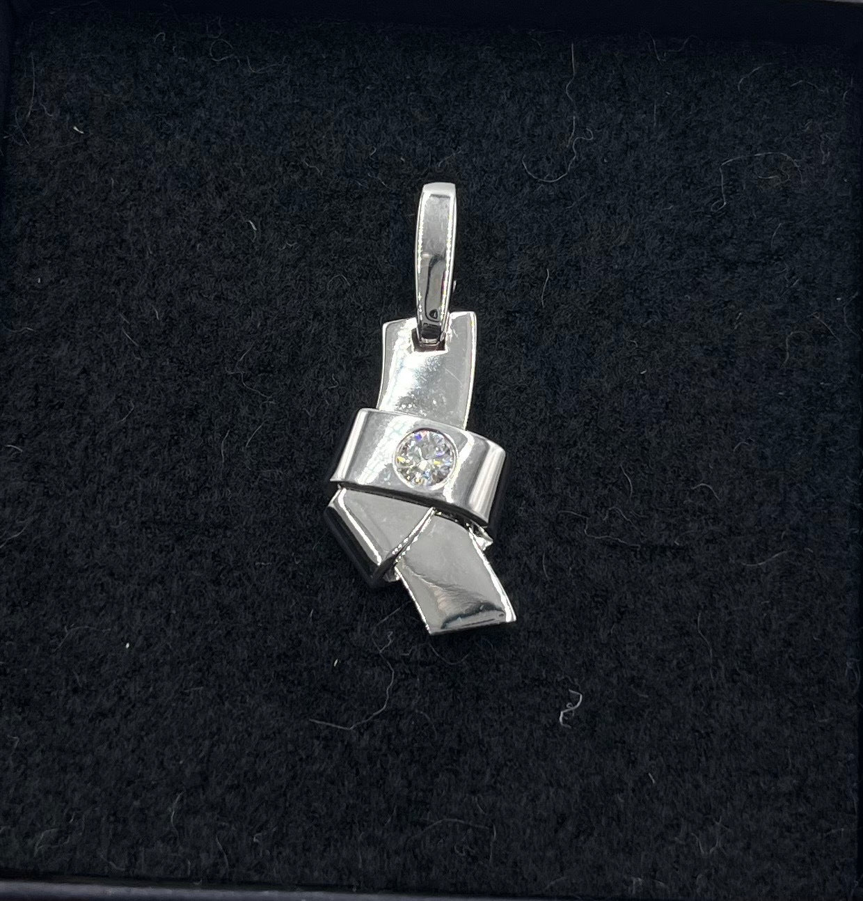 Cartier Knot Pendant Silver, White, White Gold, Pendant