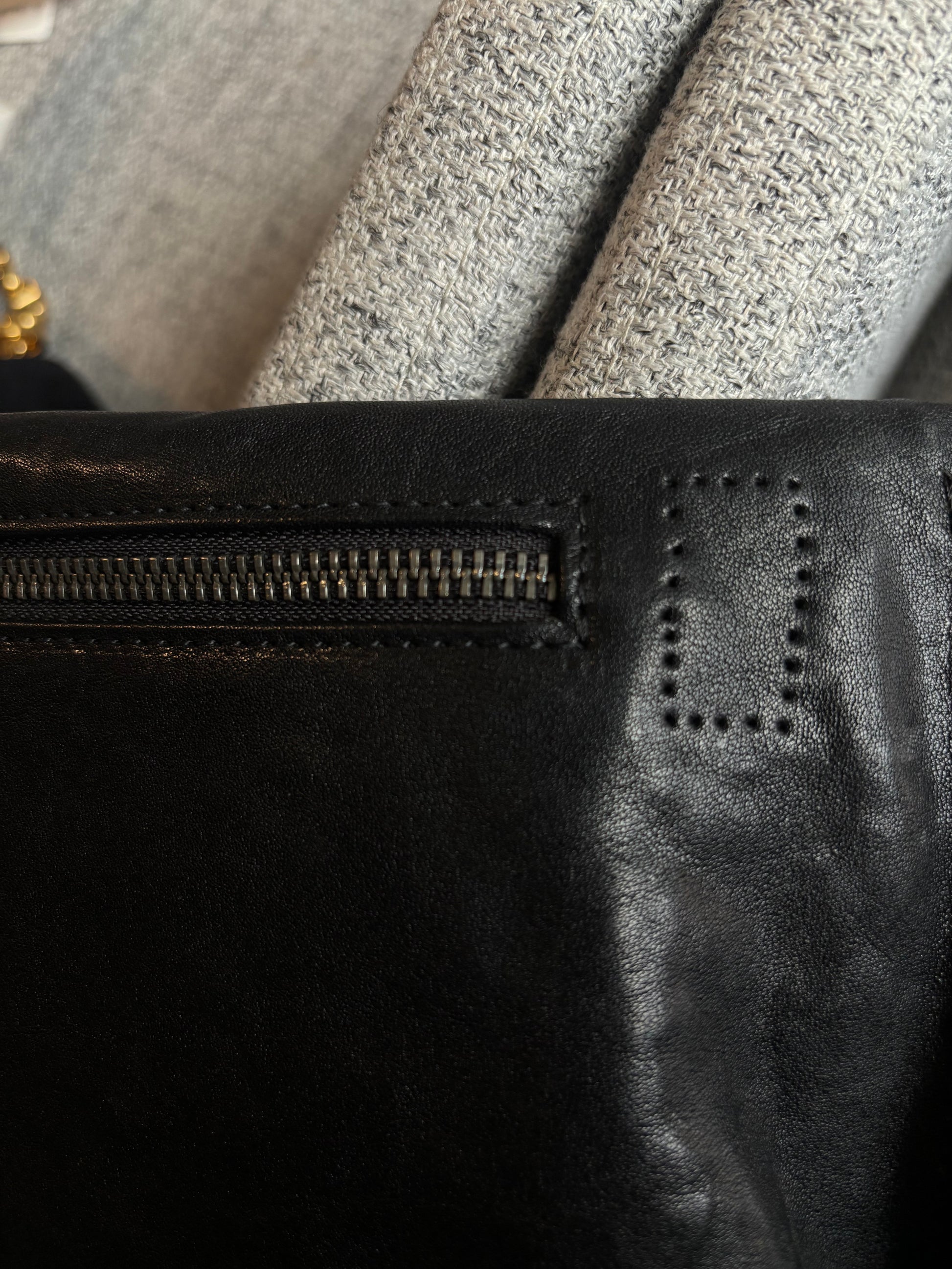 Giorgio Armani Sac bandoulière en cuir leather, BLACK, LEATHER, Shoulder bag