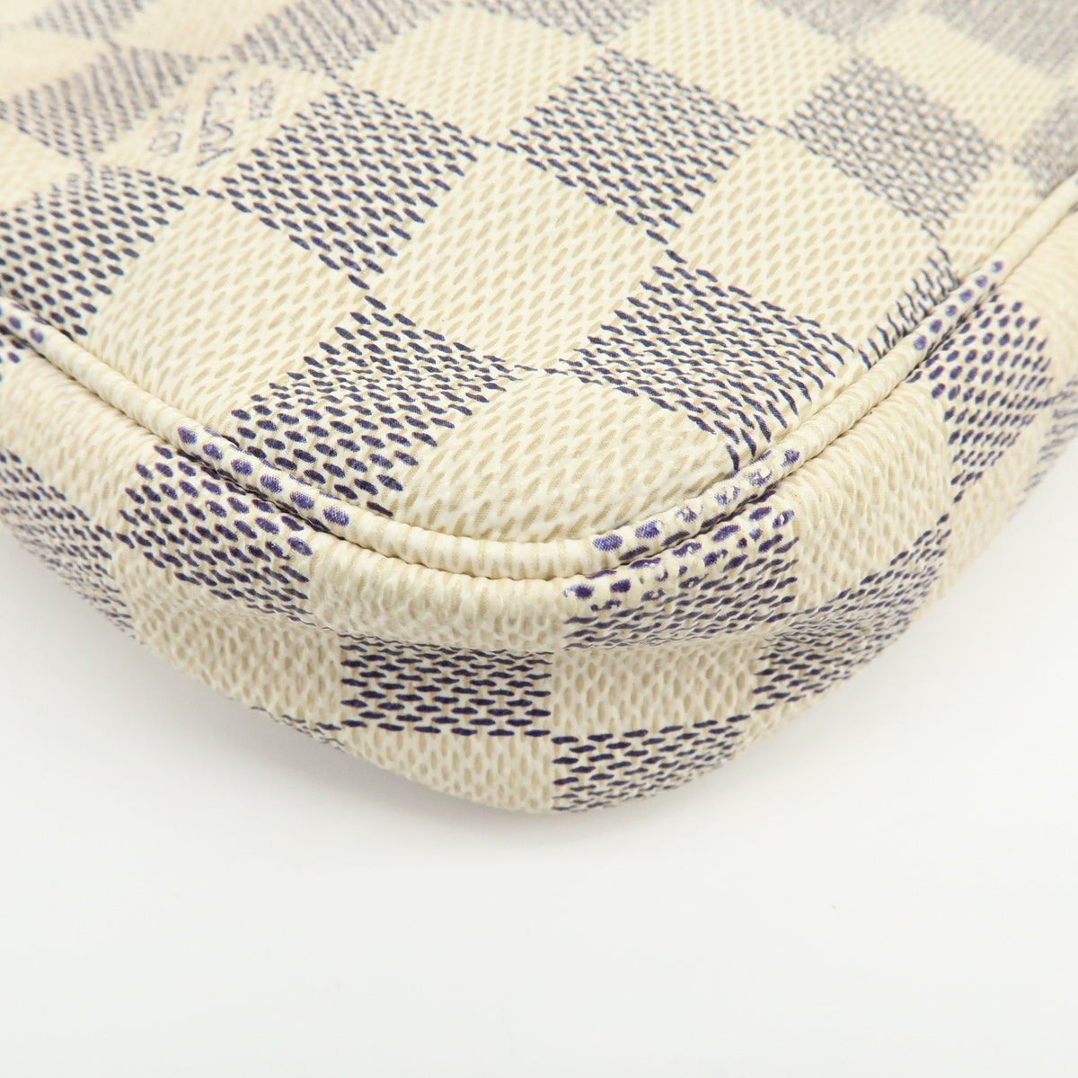 Louis Vuitton Pochette Accessoires Damier, White, Canvas, Clutch
