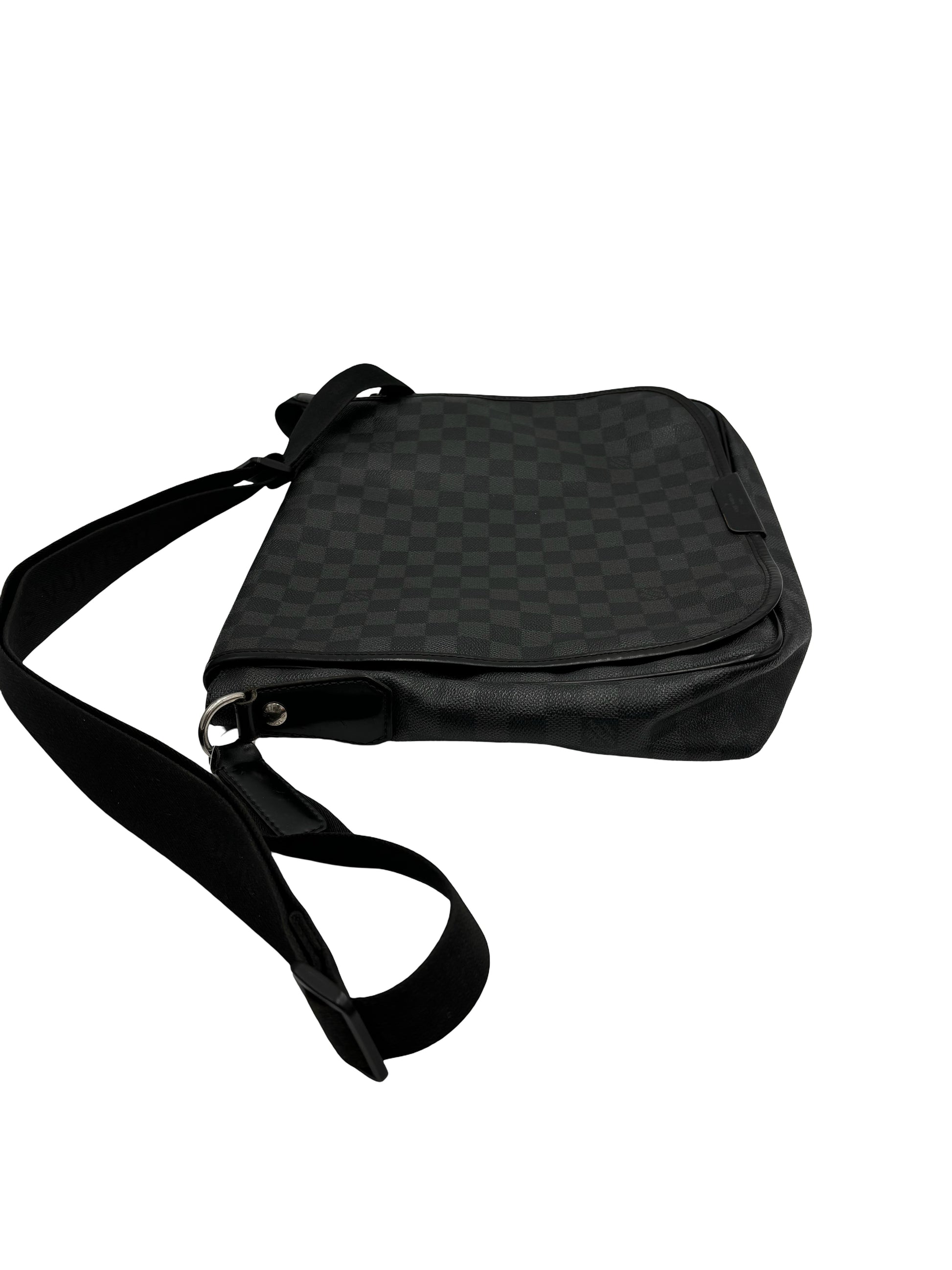 Louis Vuitton Daniel Messenger Damier Graphite, Black, Canvas, Shoulder Bag