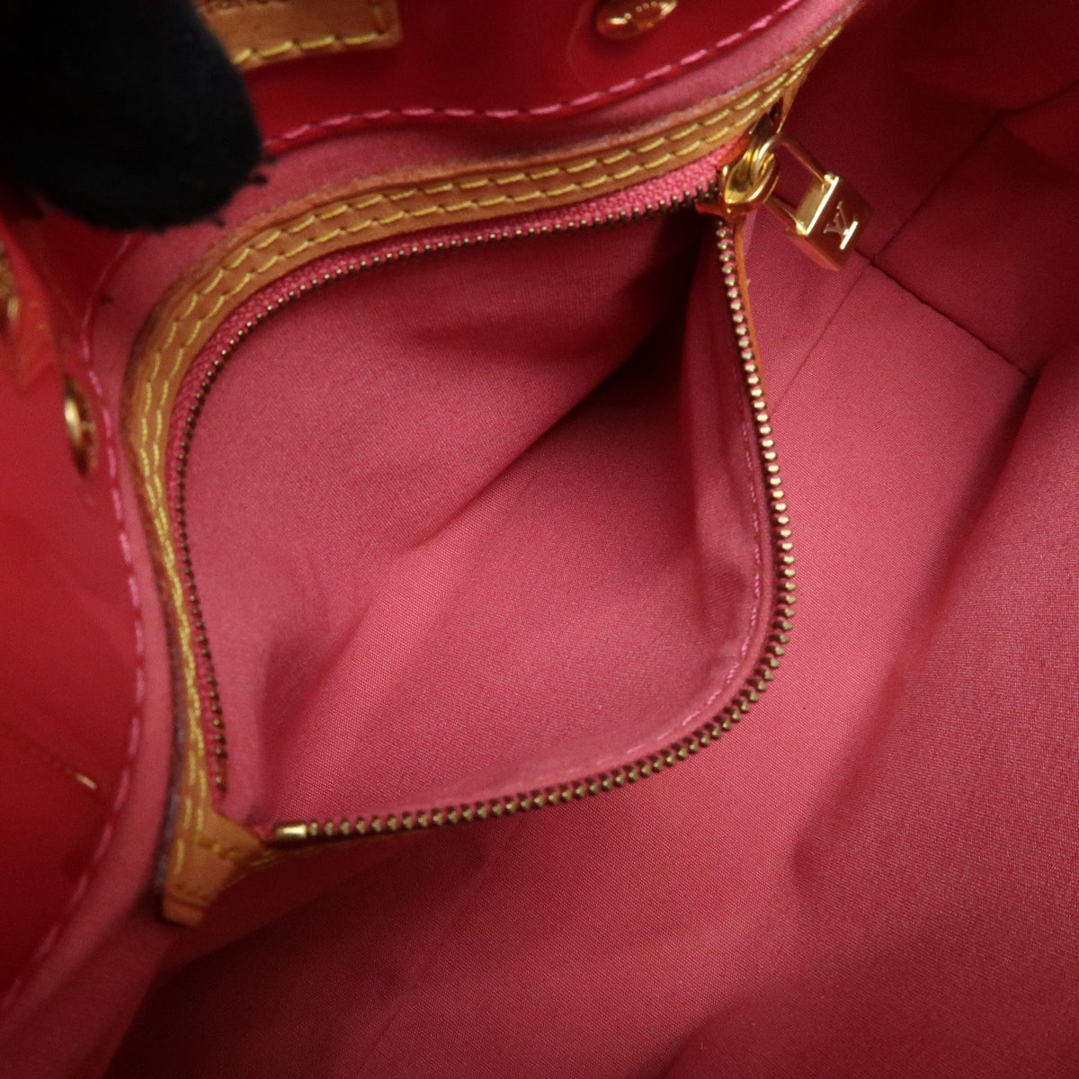 Louis Vuitton Reade Monogram Vernis, Pink, Patent Leather, Handbag