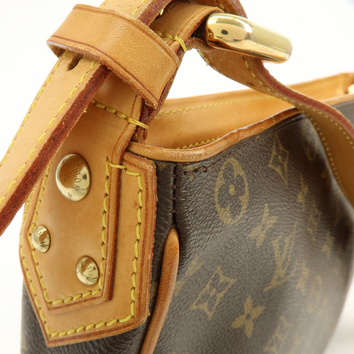Louis Vuitton Hudson Monogram Canvas, Brown, Canvas, Handbag