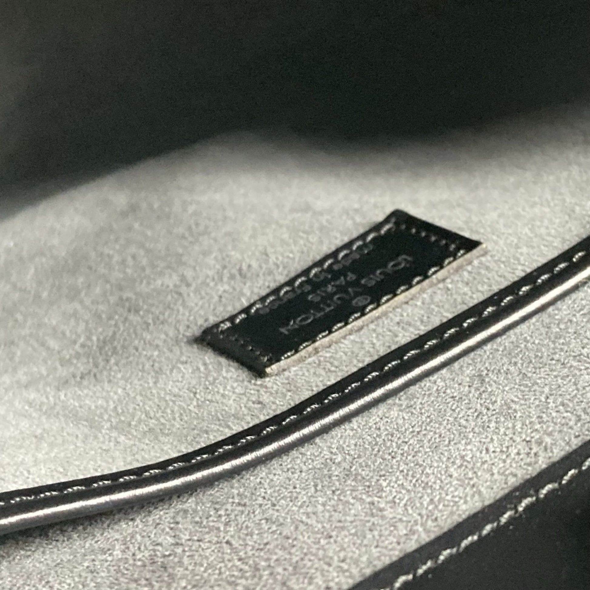 Louis Vuitton Ombre, Black, Leather, handbag