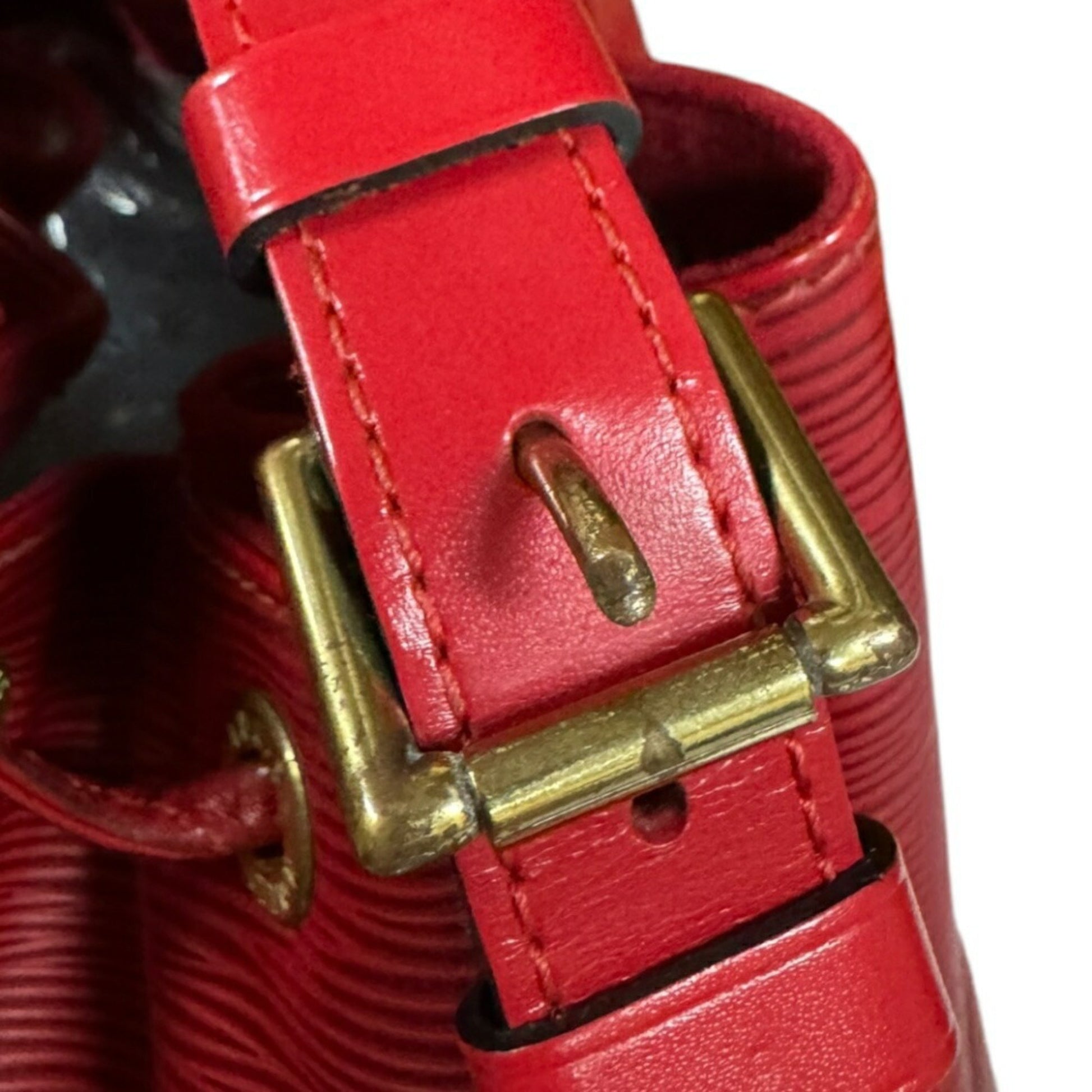 Louis Vuitton Noé, Red, Leather, shoulder
