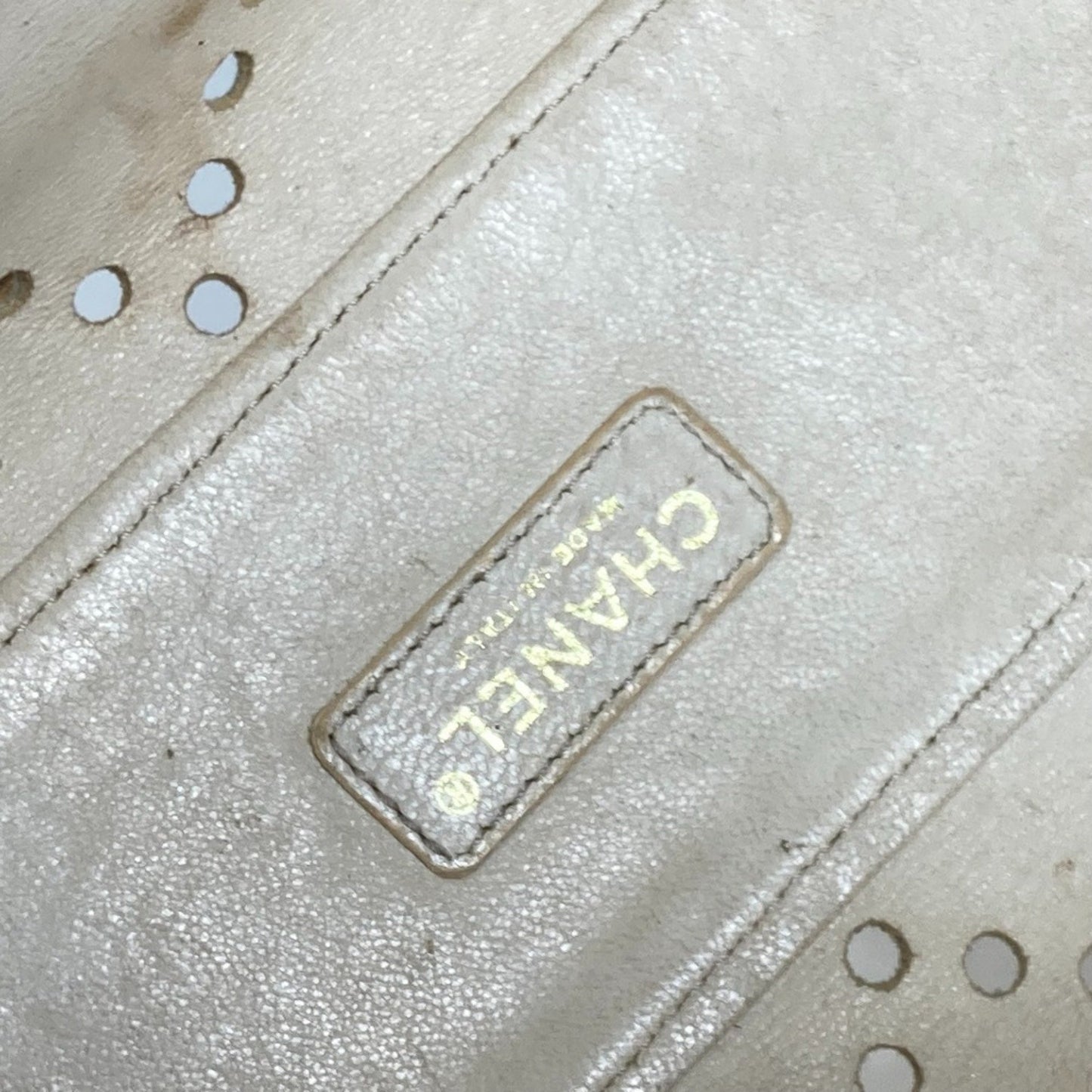 Chanel Logo CC, Ecru, Leather, tote