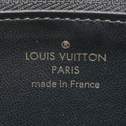 Louis Vuitton Capucines, Black, Leather, wallet