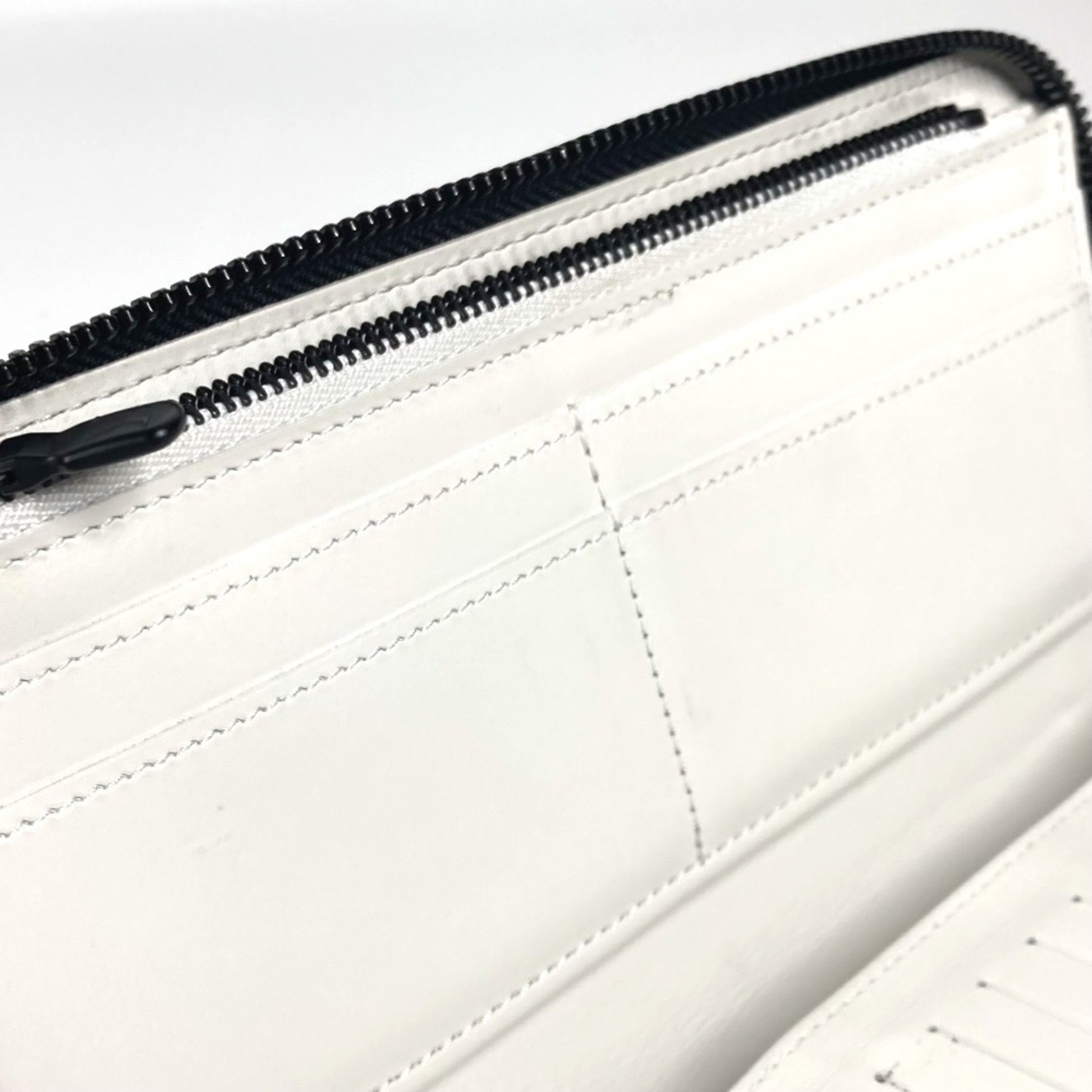 Louis Vuitton Zippy Wallet Vertical, White, Leather, wallet