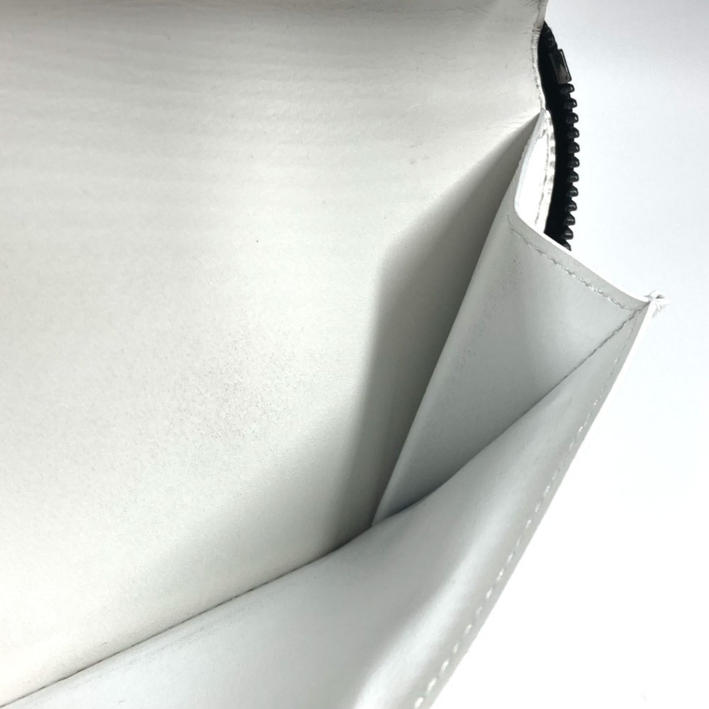 Louis Vuitton Zippy Wallet Vertical, White, Leather, wallet