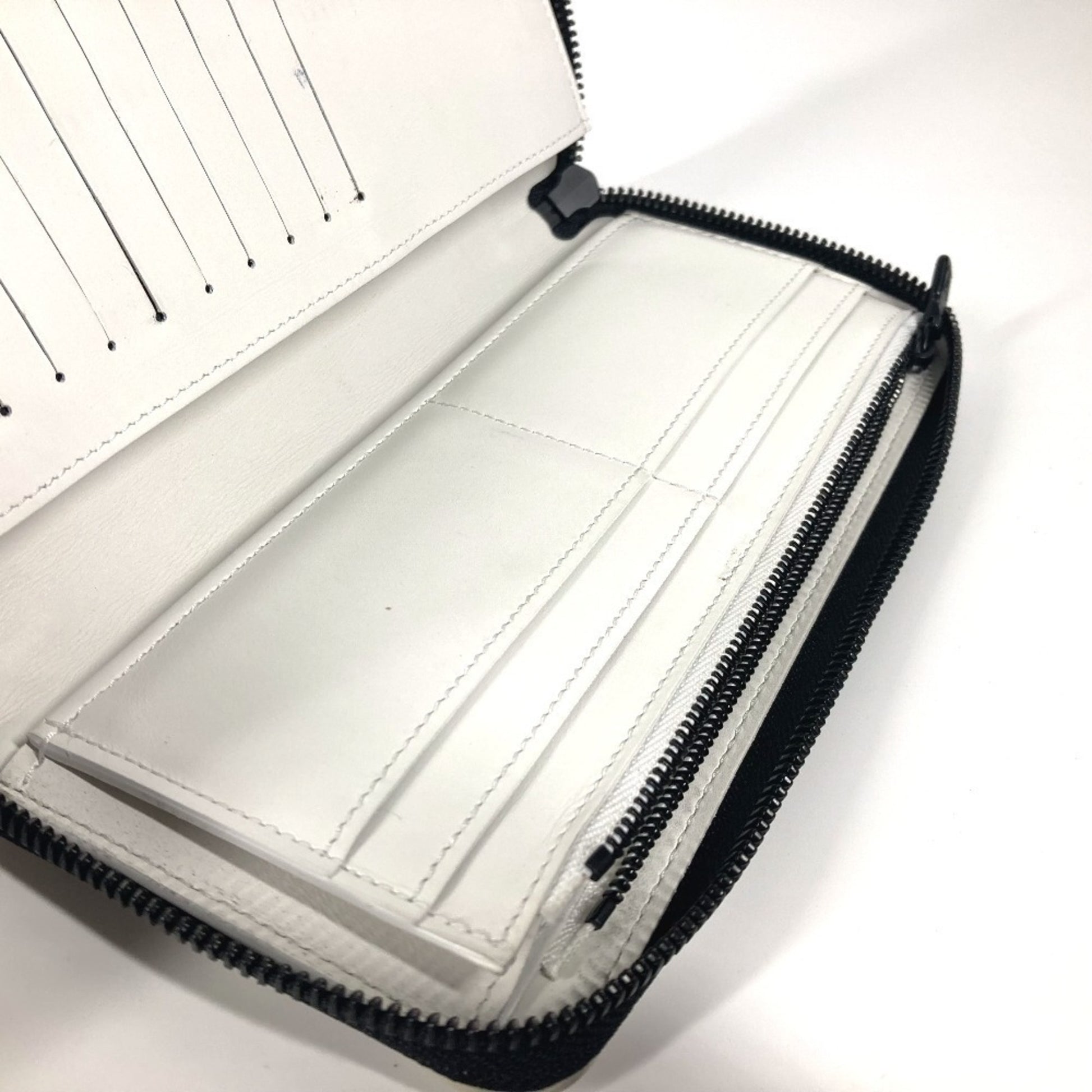 Louis Vuitton Zippy Wallet Vertical, White, Leather, wallet