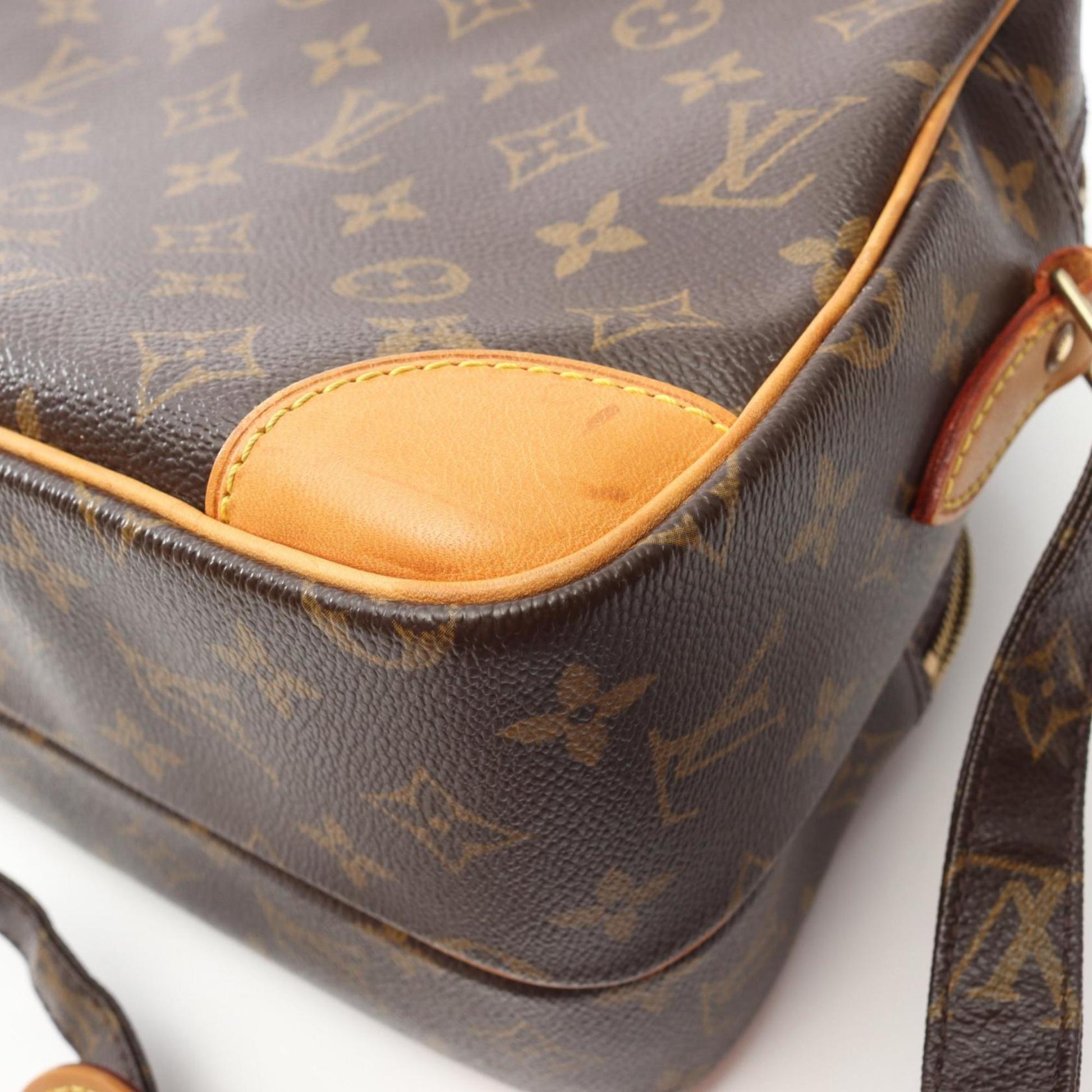 Louis Vuitton Nile, Brown, Canvas, shoulder