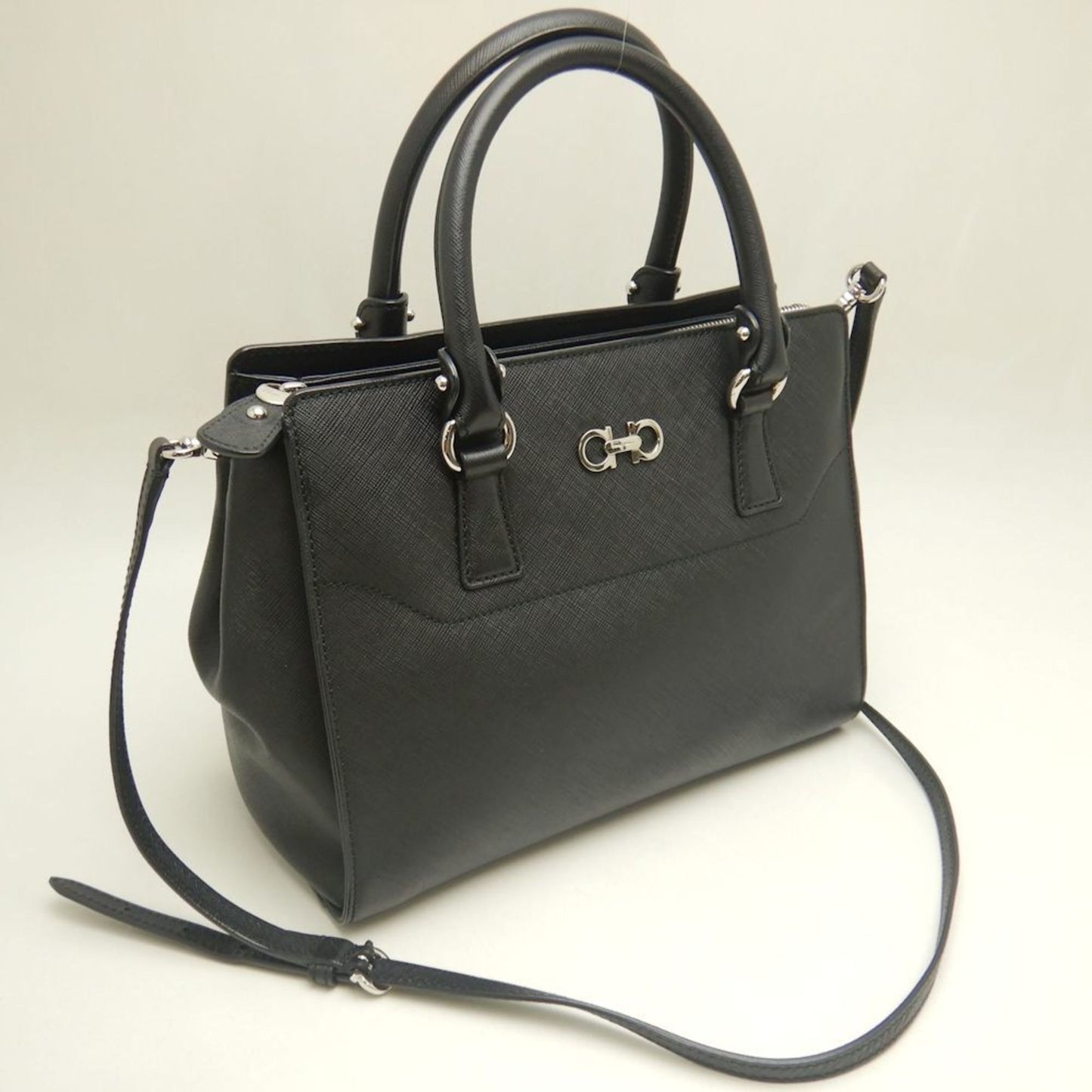 Salvatore Ferragamo Briana, Black, Leather, handbag