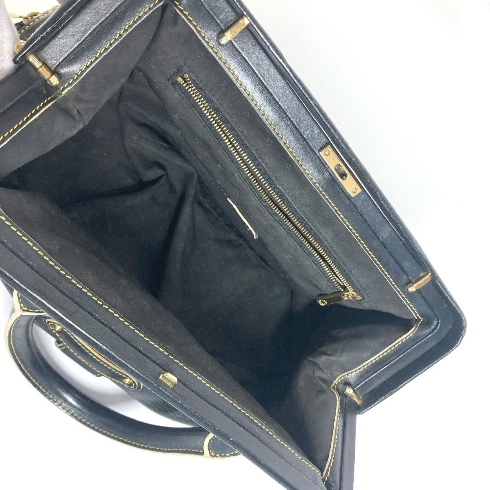 Louis Vuitton Suhali, Black, Leather, handbag