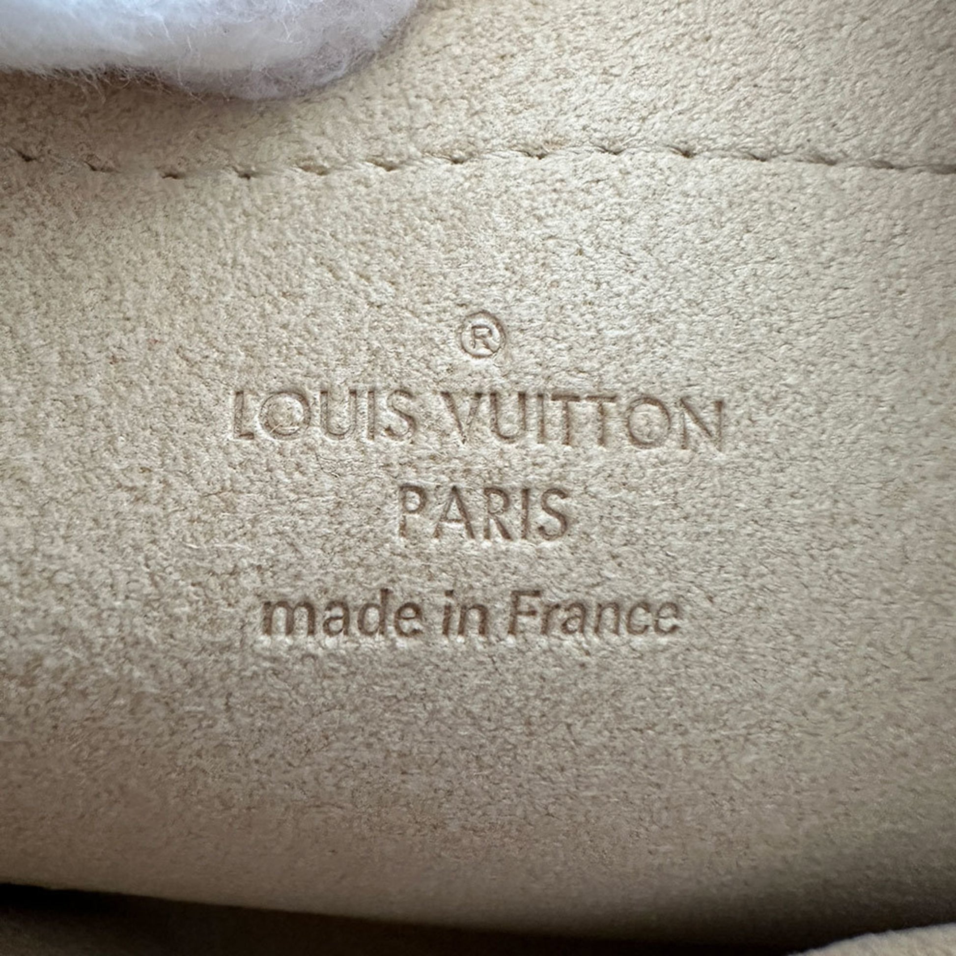 Louis Vuitton Milla, White, Canvas, clutch