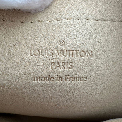 Louis Vuitton Milla, White, Canvas, clutch